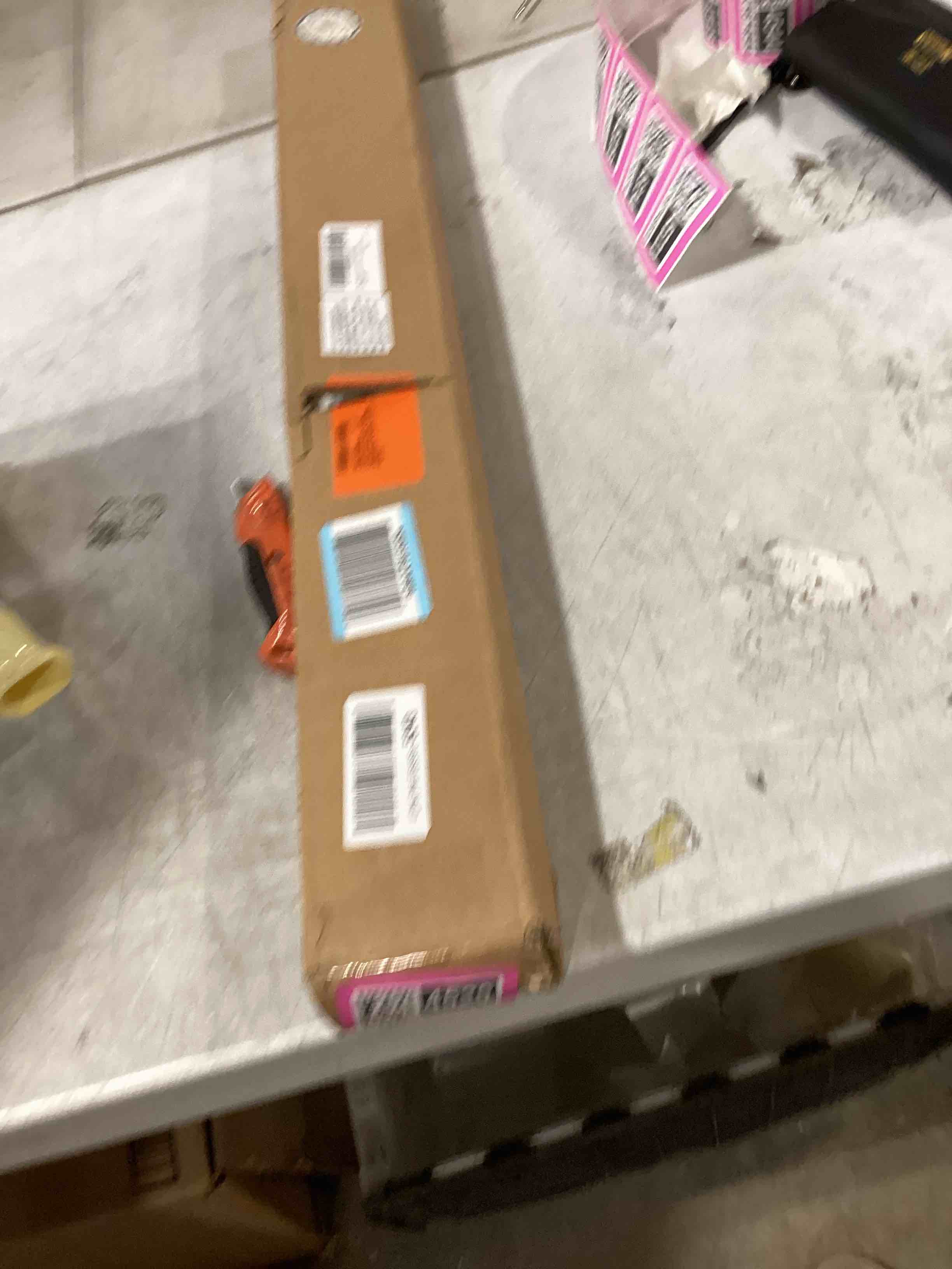 https://s3.amazonaws.com/lotting-images-prod/bidfta/PNK1674529_1750165228819.jpeg