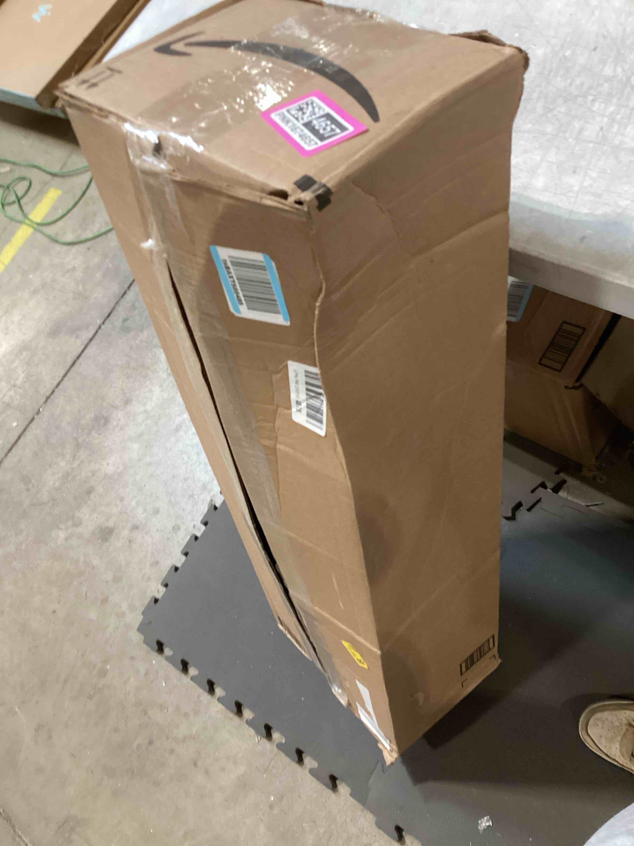 https://s3.amazonaws.com/lotting-images-prod/bidfta/PNK1674657_1750179717804.jpeg