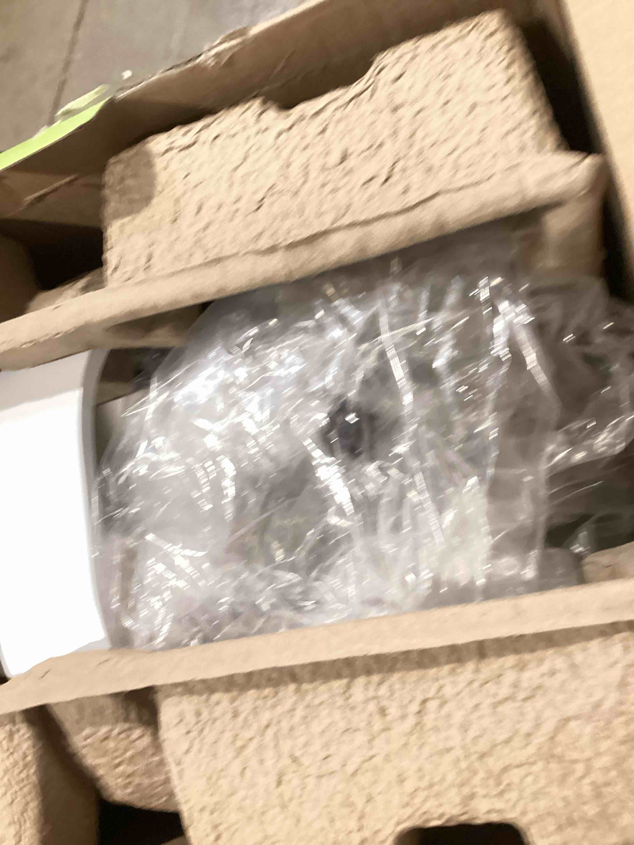 https://s3.amazonaws.com/lotting-images-prod/bidfta/PNK1674823_1750255034723.jpeg