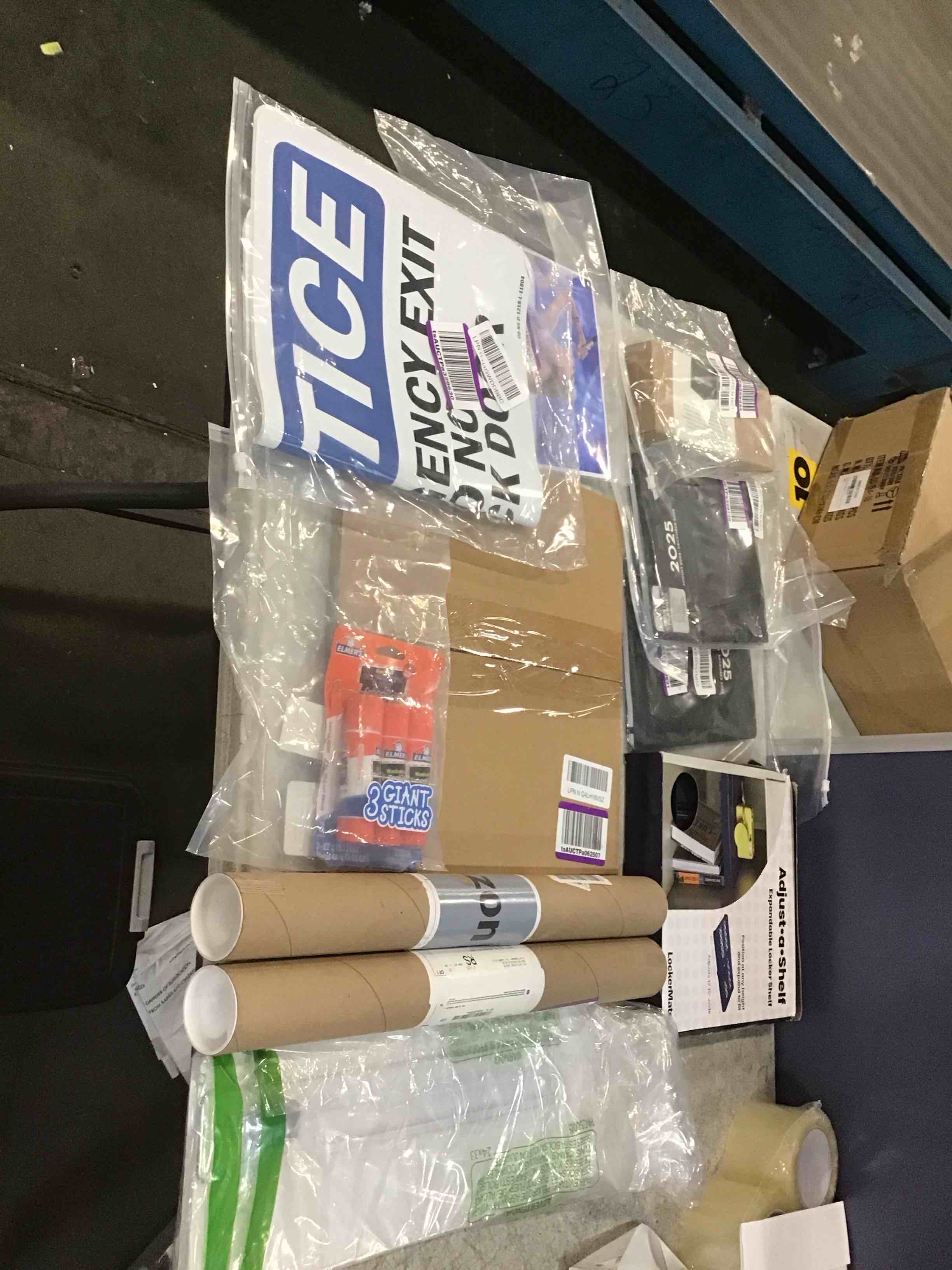 https://s3.amazonaws.com/lotting-images-prod/bidfta/PNK1675212_1732074211296.jpeg
