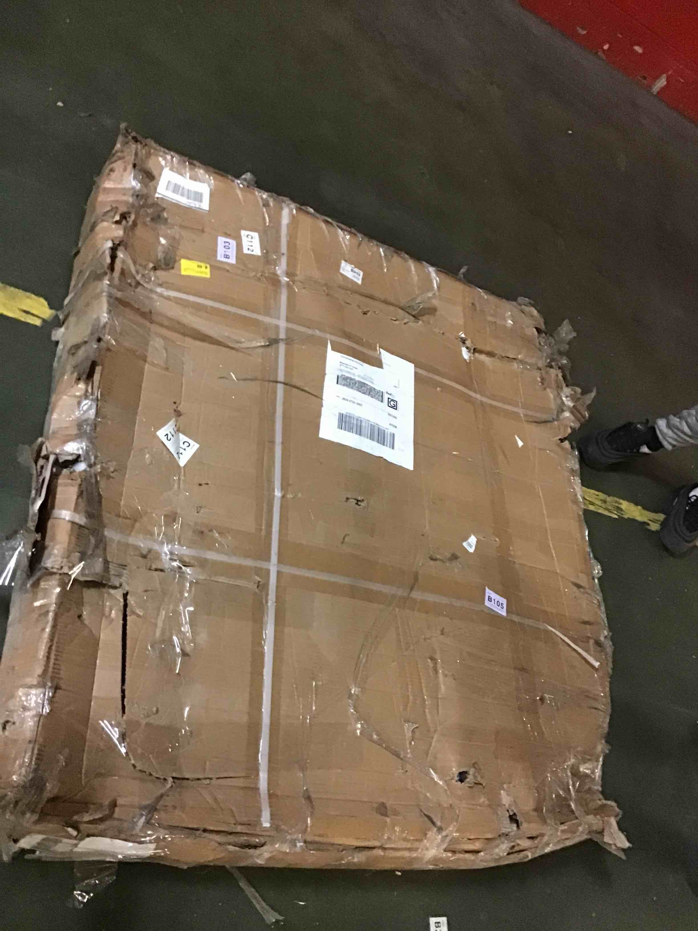 https://s3.amazonaws.com/lotting-images-prod/bidfta/PNK1676251_1732948031002.jpeg