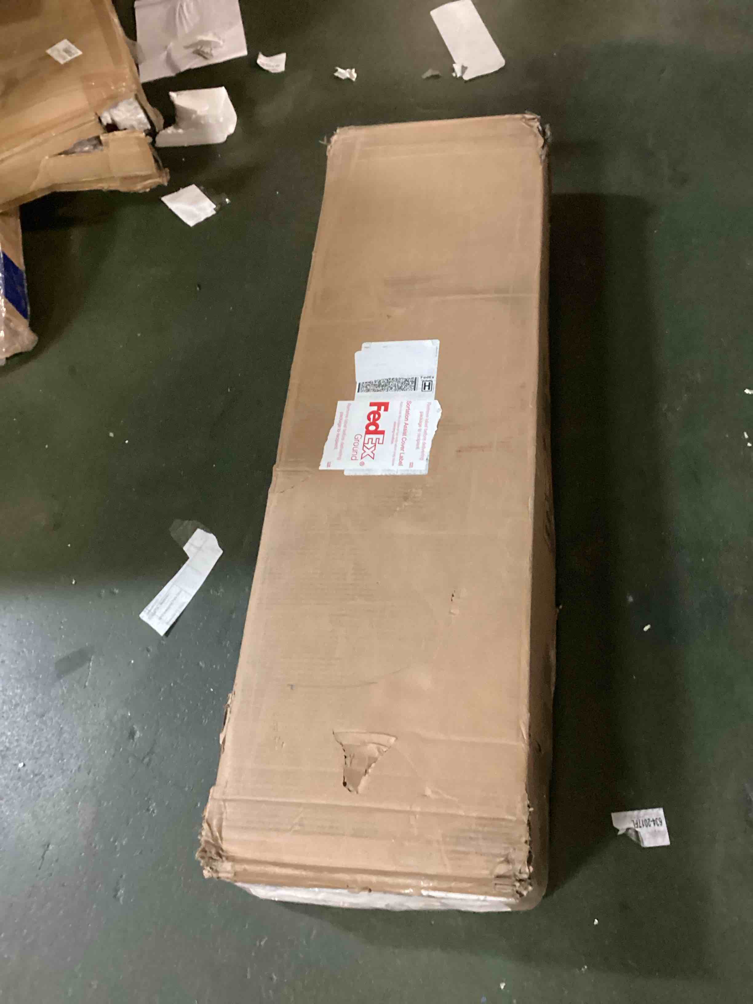 https://s3.amazonaws.com/lotting-images-prod/bidfta/PNK1676794_1733880777956.jpeg
