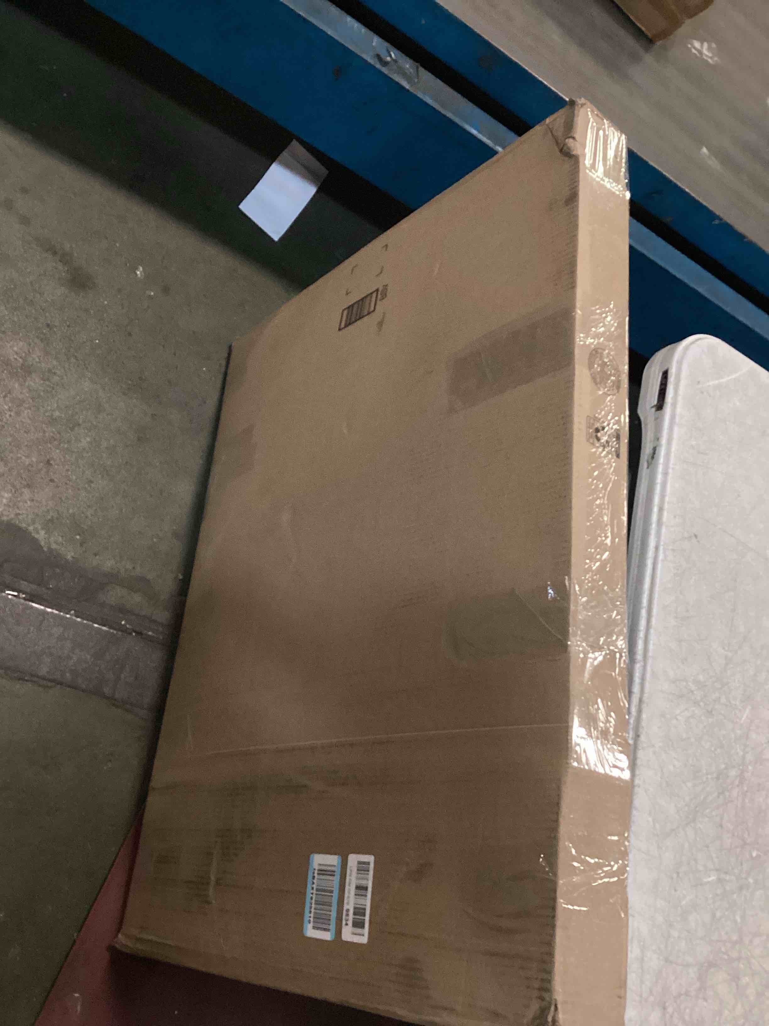 https://s3.amazonaws.com/lotting-images-prod/bidfta/PNK1676904_1733959031052.jpeg