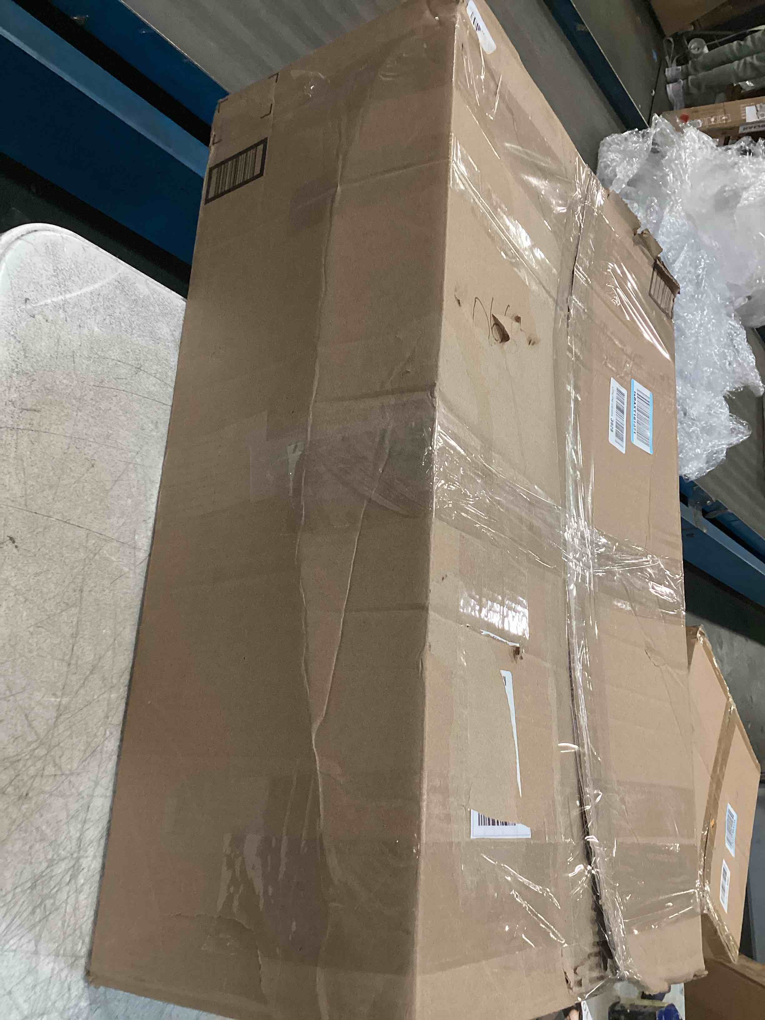 https://s3.amazonaws.com/lotting-images-prod/bidfta/PNK1676920_1733962654030.jpeg