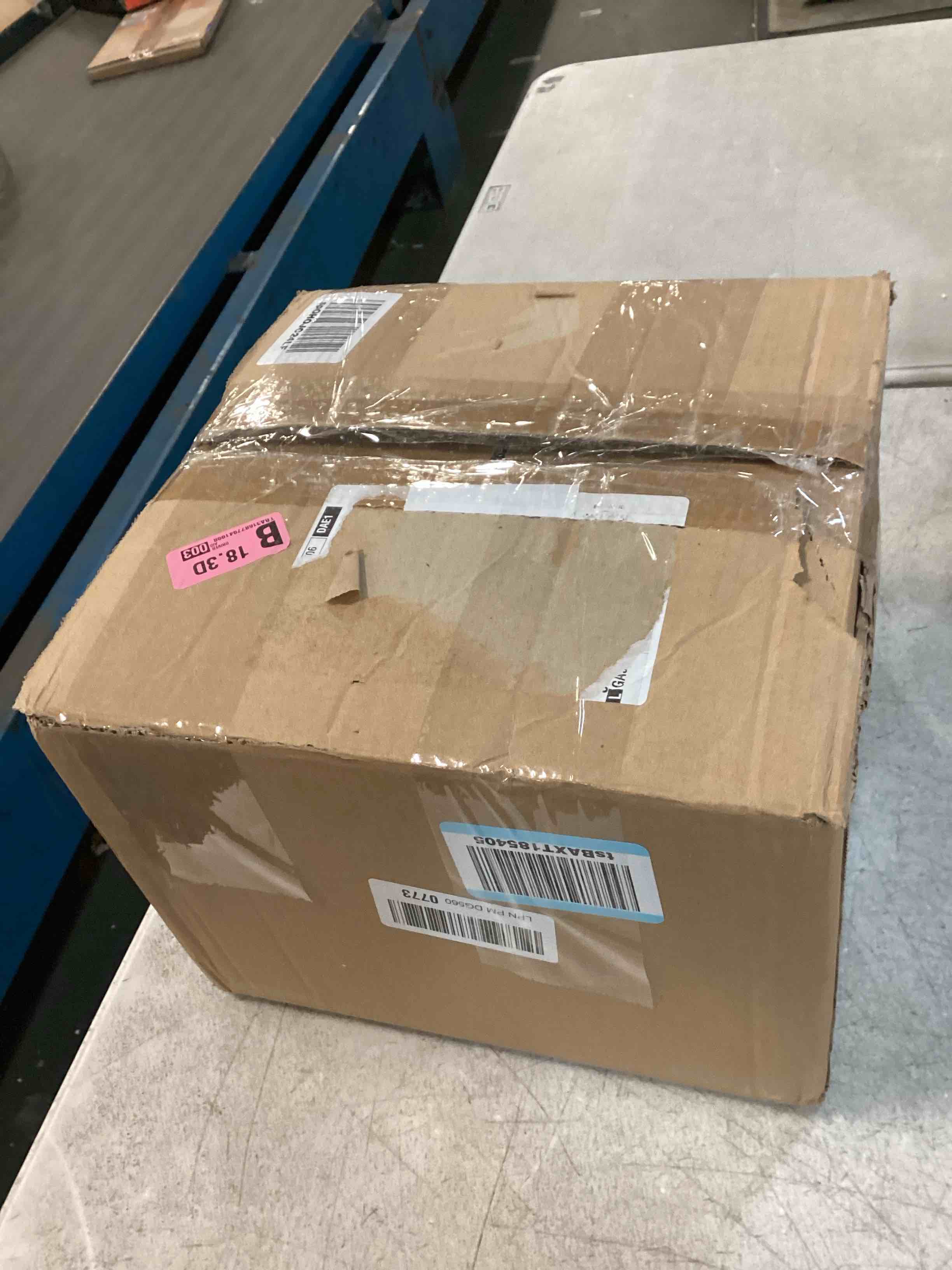 https://s3.amazonaws.com/lotting-images-prod/bidfta/PNK1677152_1734066987898.jpeg