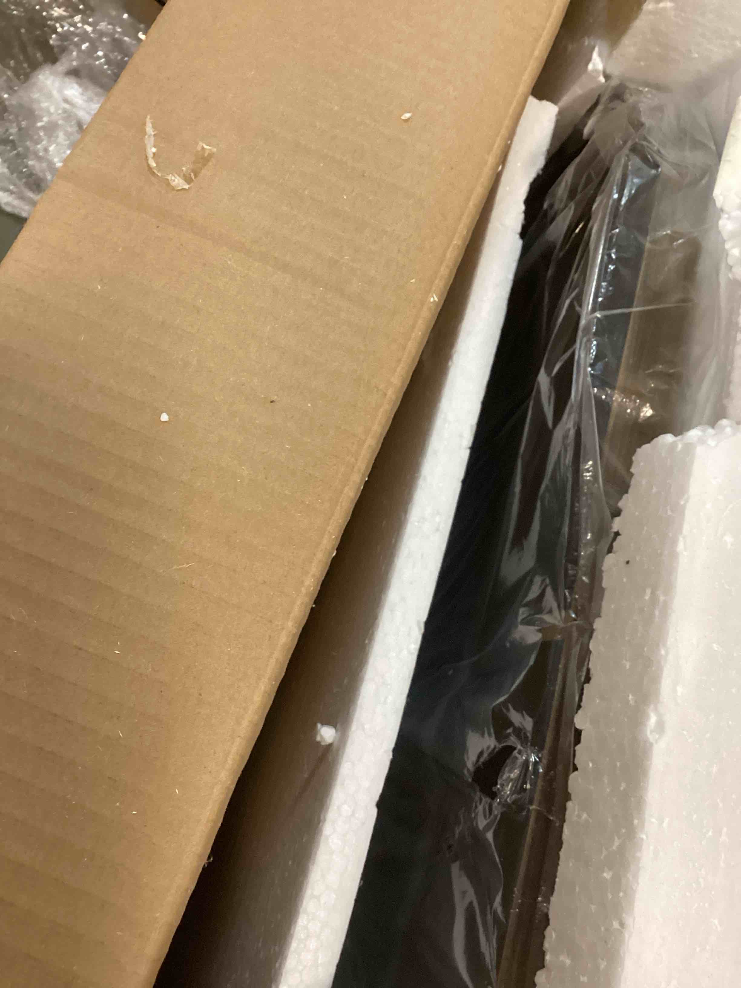 https://s3.amazonaws.com/lotting-images-prod/bidfta/PNK1677242_1734144261524.jpeg