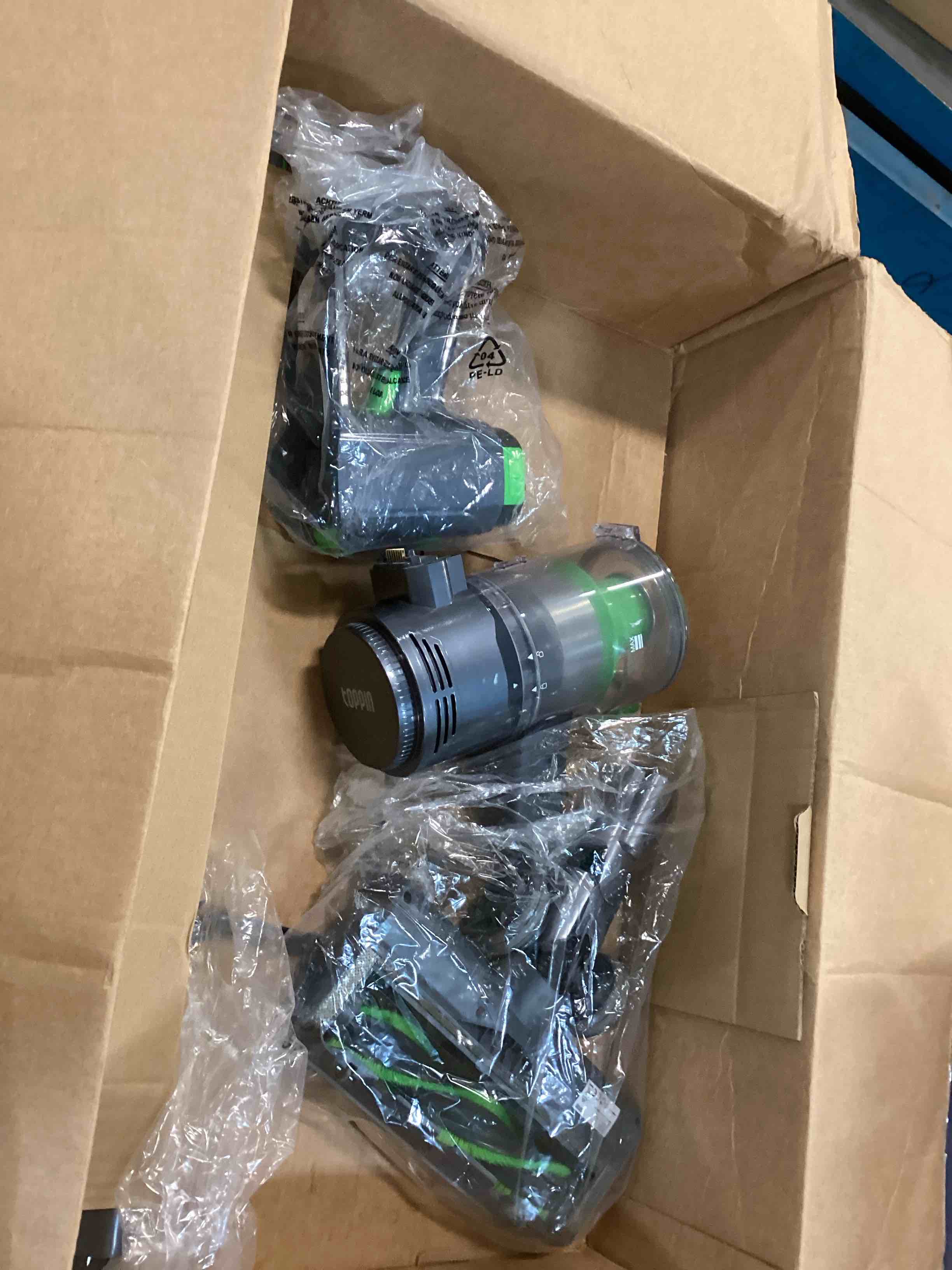 https://s3.amazonaws.com/lotting-images-prod/bidfta/PNK1677408_1734398464314.jpeg