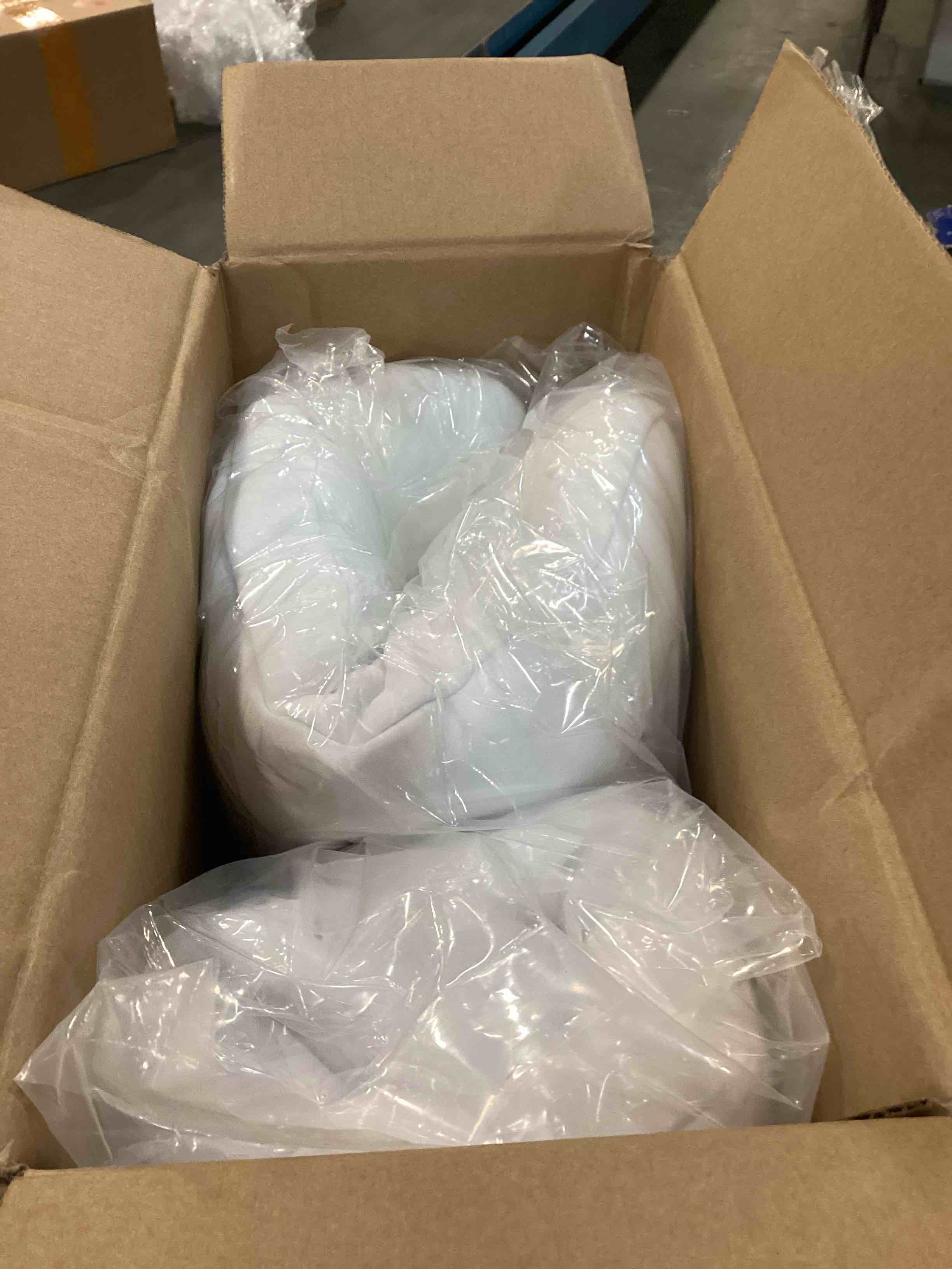 https://s3.amazonaws.com/lotting-images-prod/bidfta/PNK1677667_1734582898163.jpeg