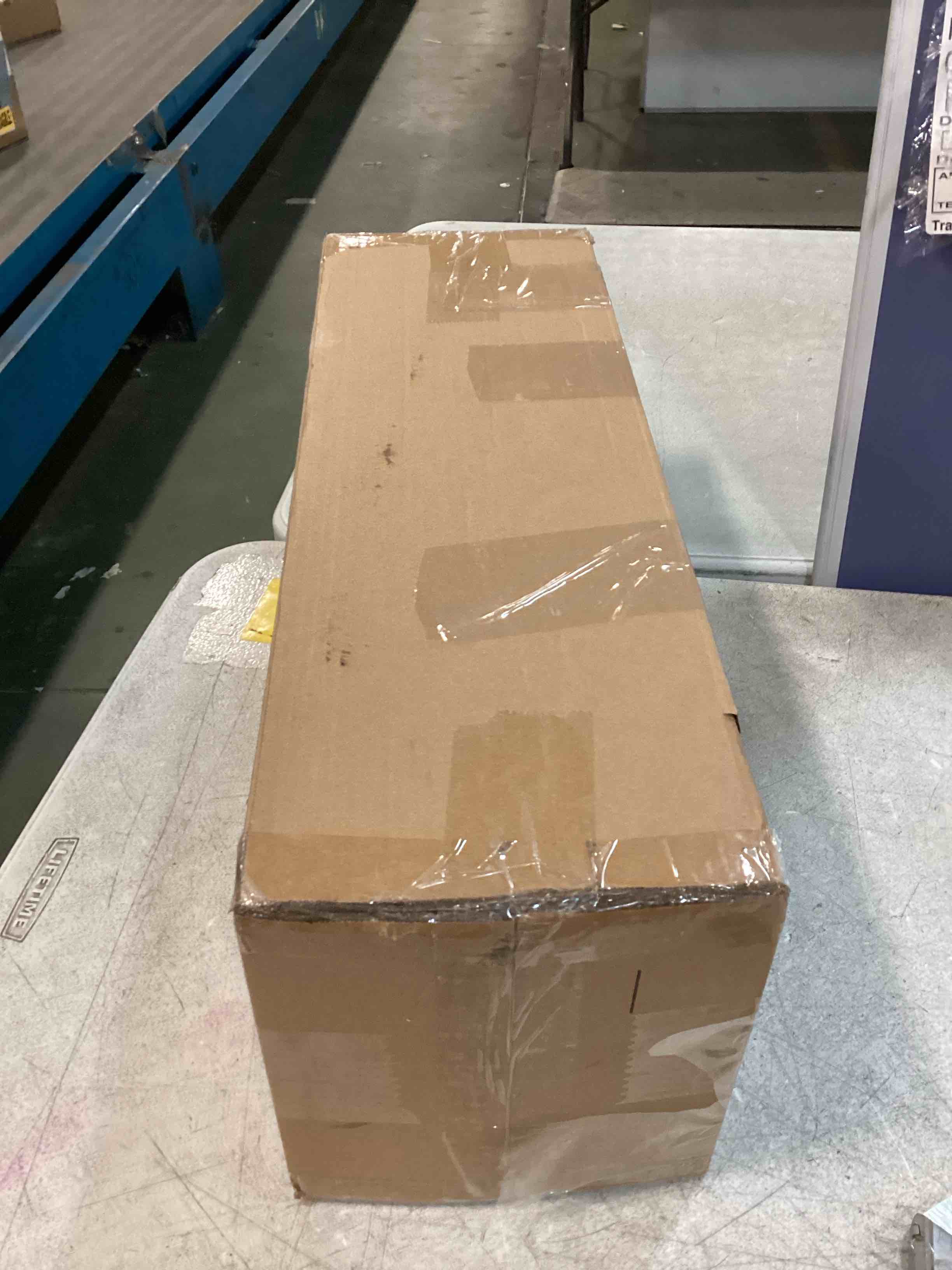 https://s3.amazonaws.com/lotting-images-prod/bidfta/PNK1677890_1734671122214.jpeg