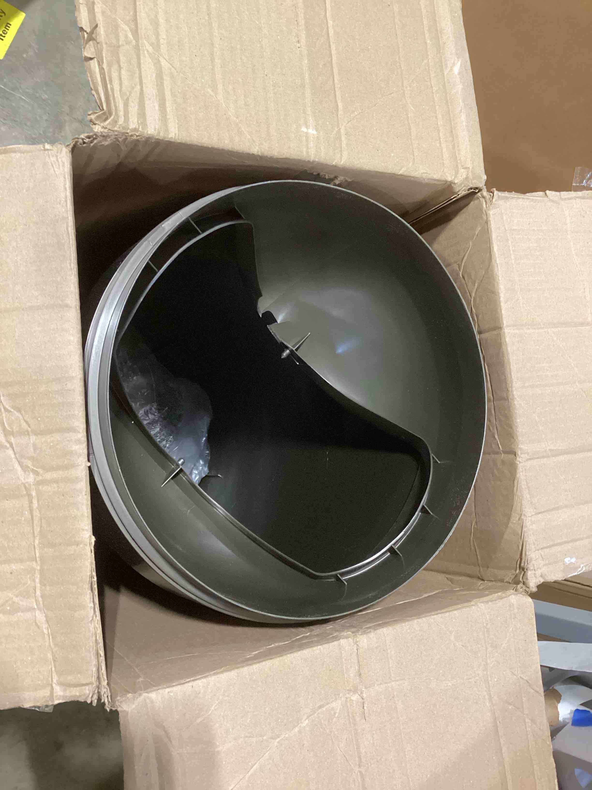 Umbra Venti Kitchen Trash Can with Swing Top Lid, Large 16-Gallon (62 L) Capacity, Pewter