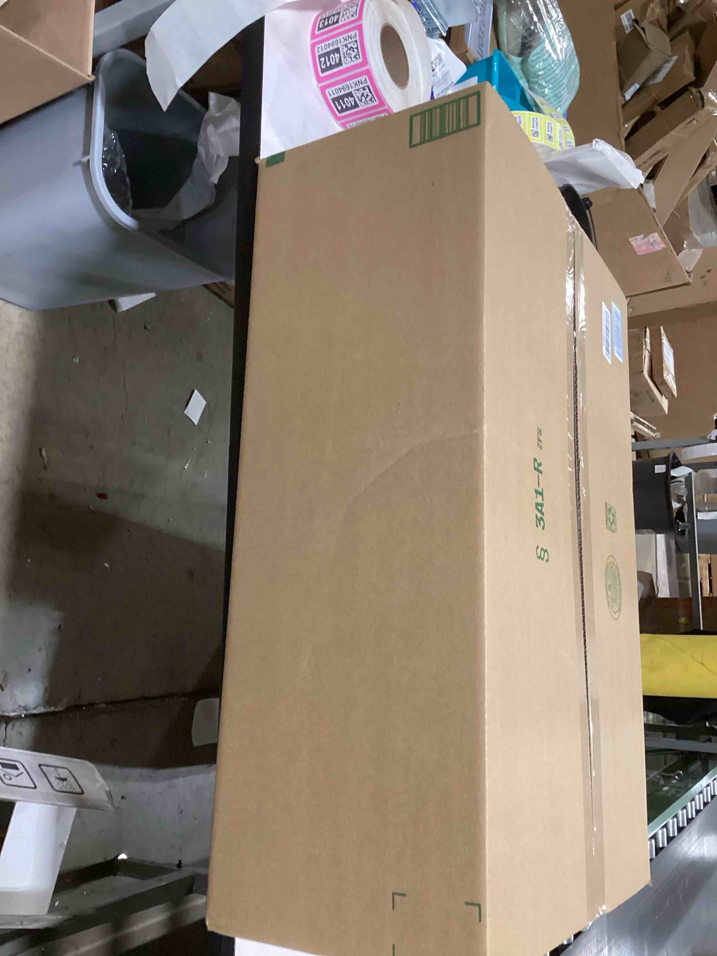 Mind Reader Slim Laundry Hamper with Lid, 60L Clothes Basket, Premium Wicker Design, Plastic, White