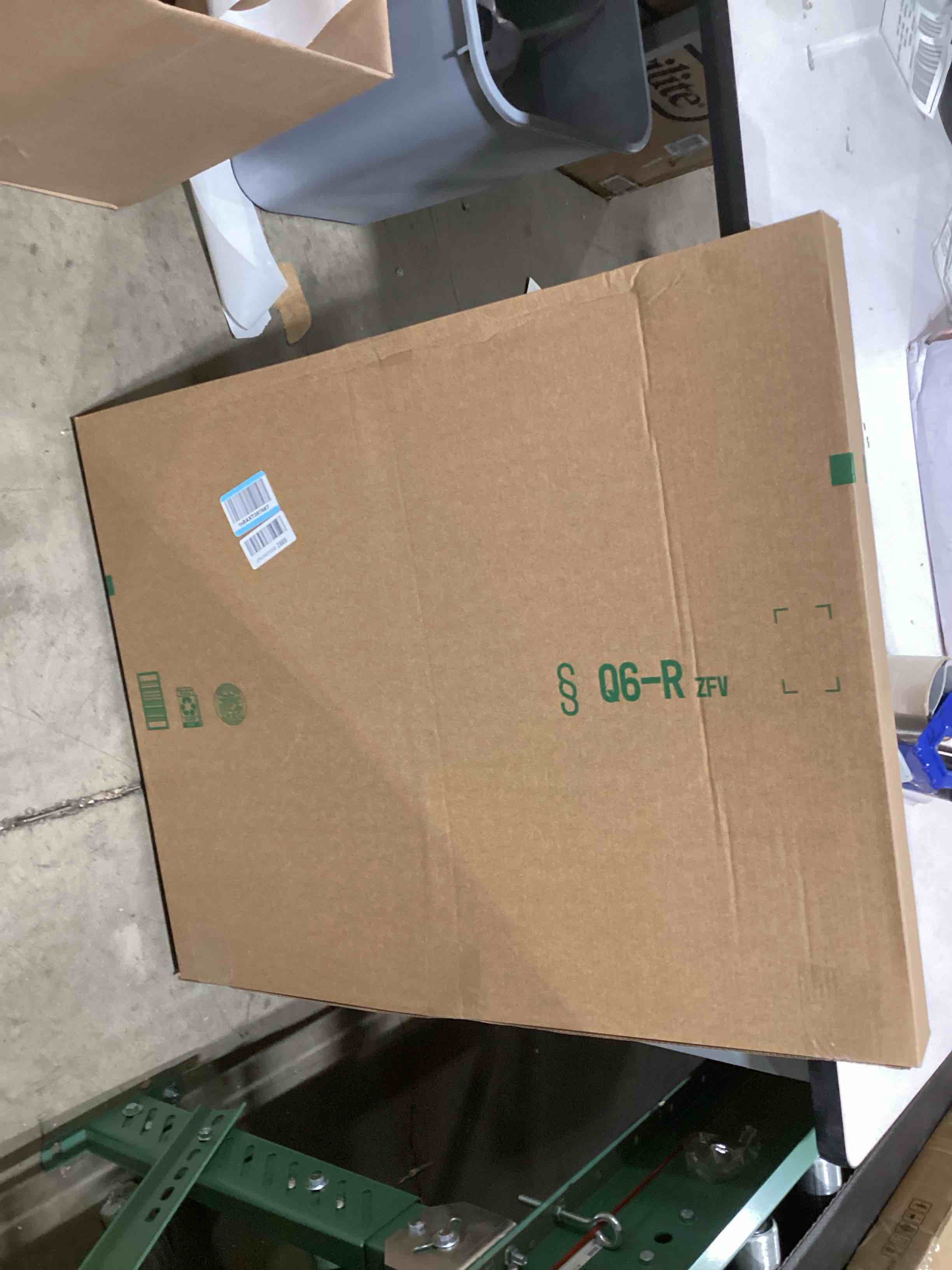 upsimples 20x30 Poster Frame, Display Pictures 16x24 with Mat or 20x30 Without Mat, Wall Hanging Pic