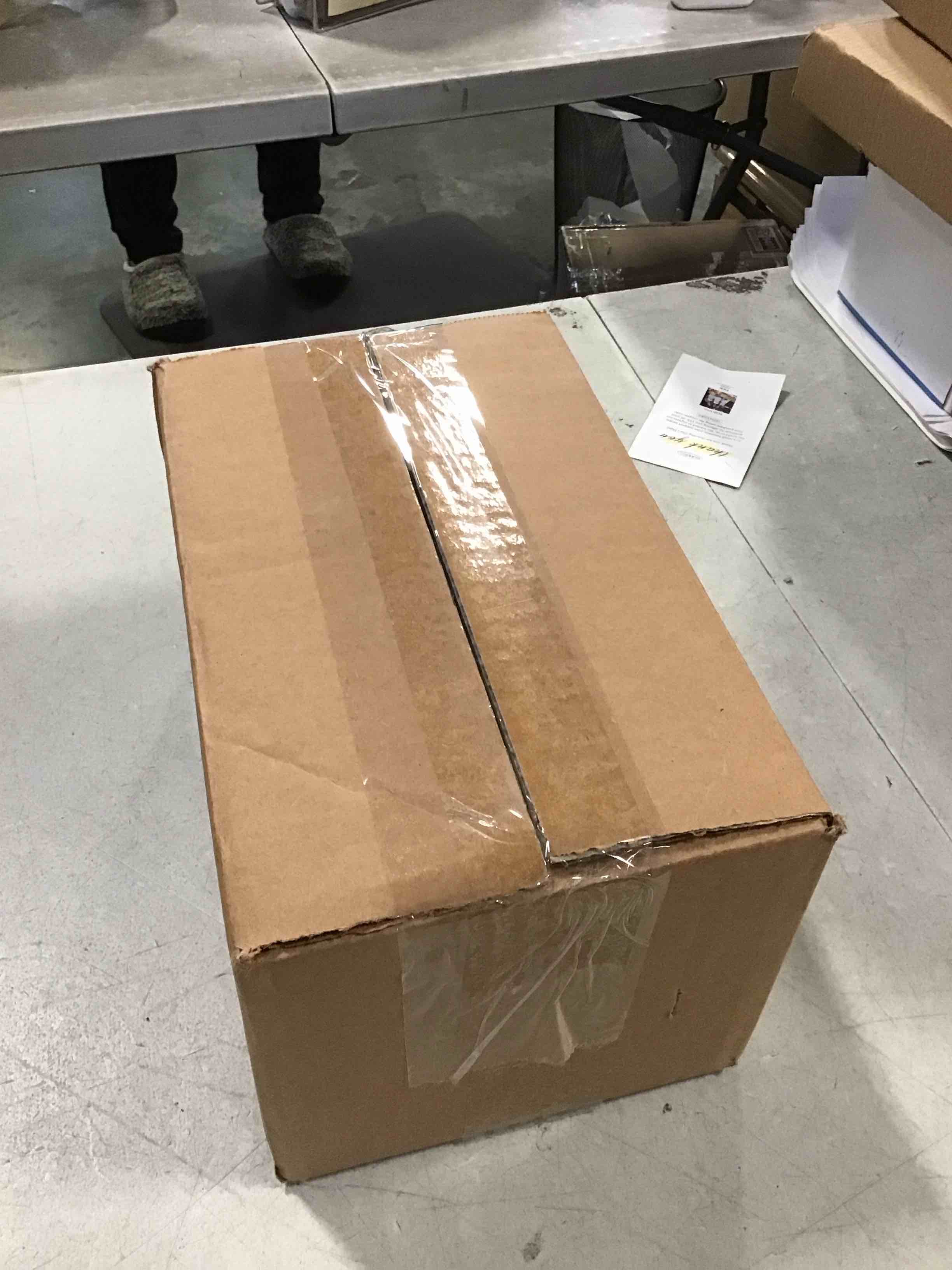 https://s3.amazonaws.com/lotting-images-prod/bidfta/PNK1768014_1736864157822.jpeg