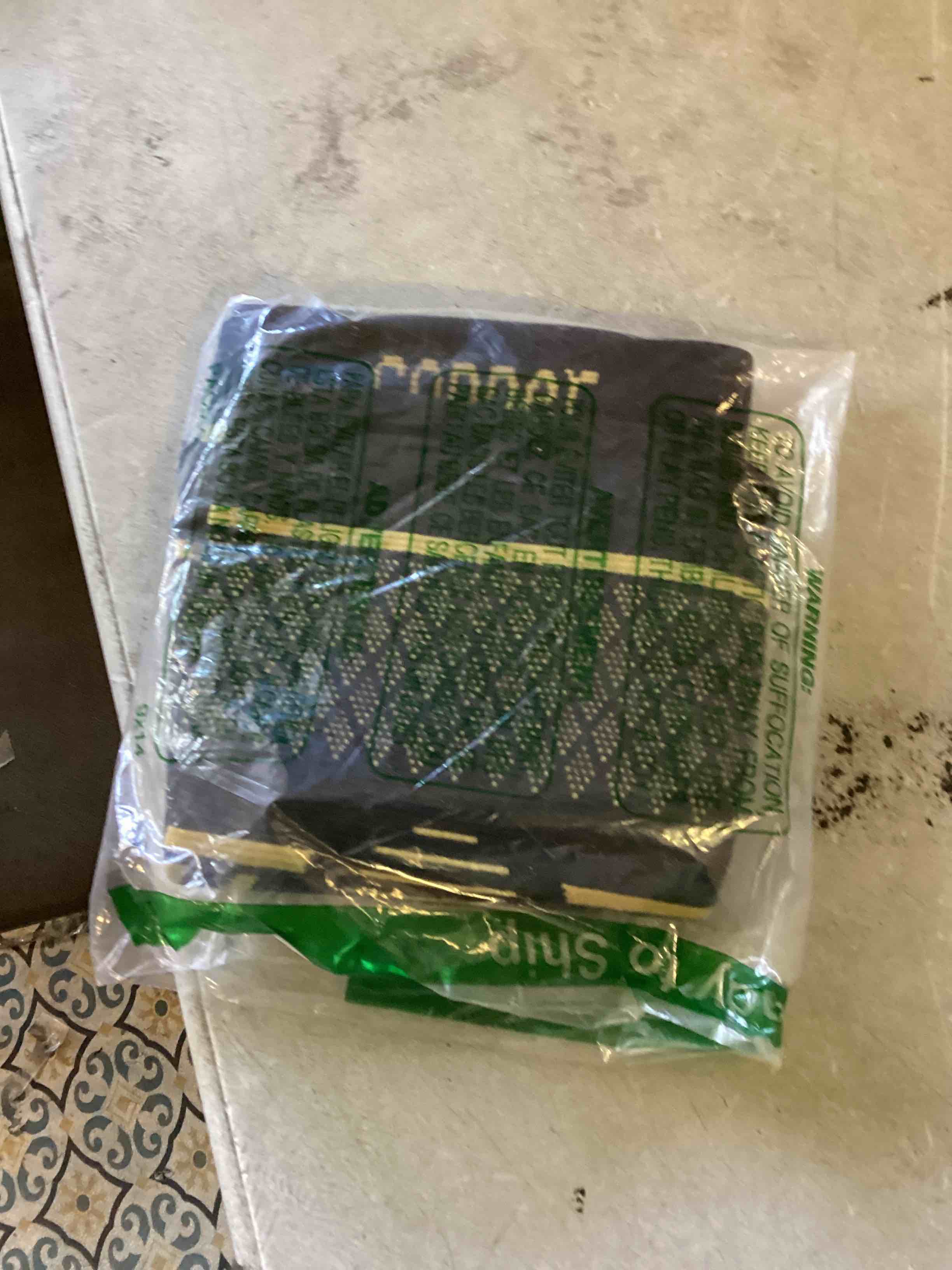 https://s3.amazonaws.com/lotting-images-prod/bidfta/PNK1768288_1736963086290.jpeg