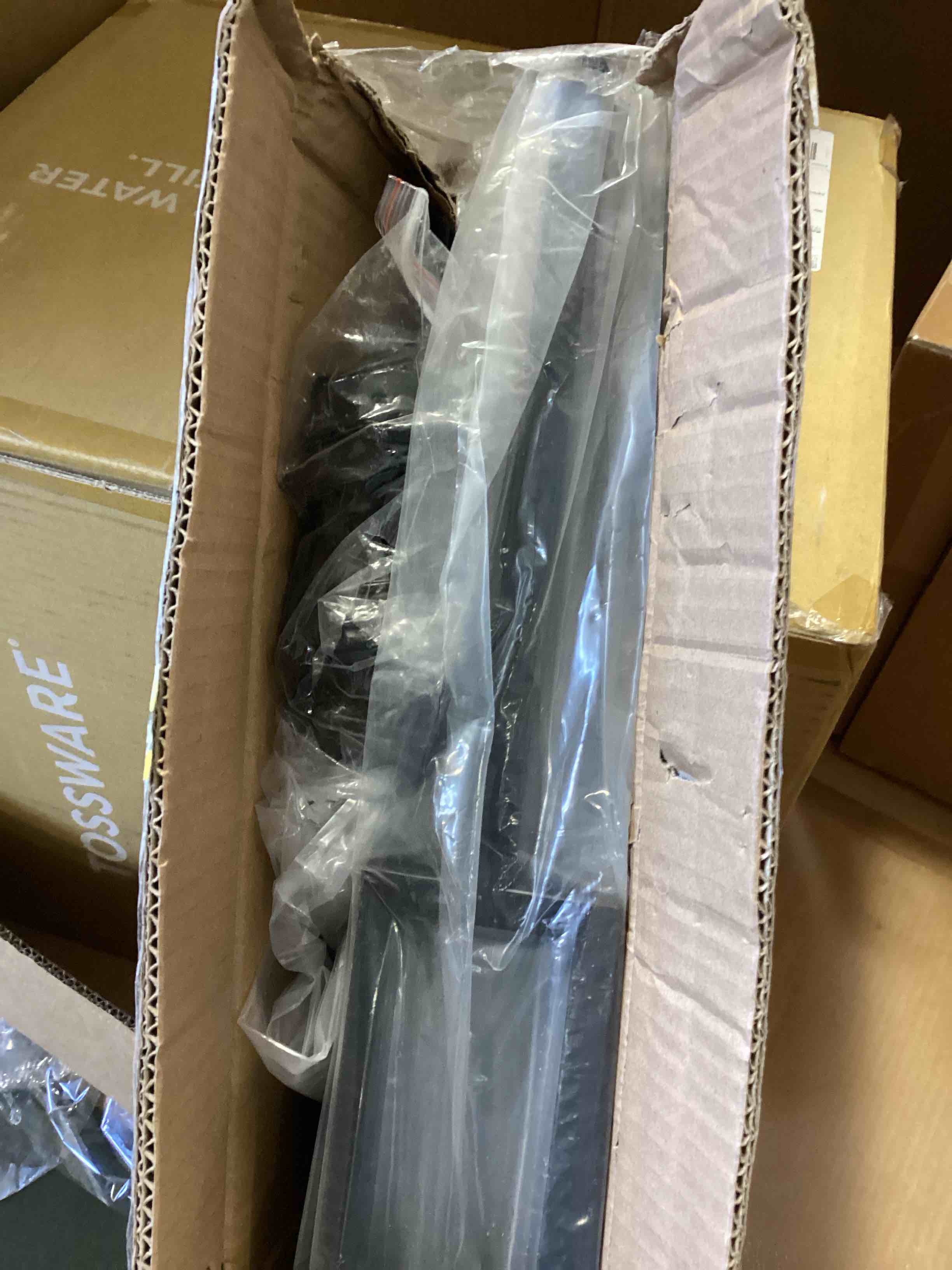 https://s3.amazonaws.com/lotting-images-prod/bidfta/PNK1768322_1736967083035.jpeg