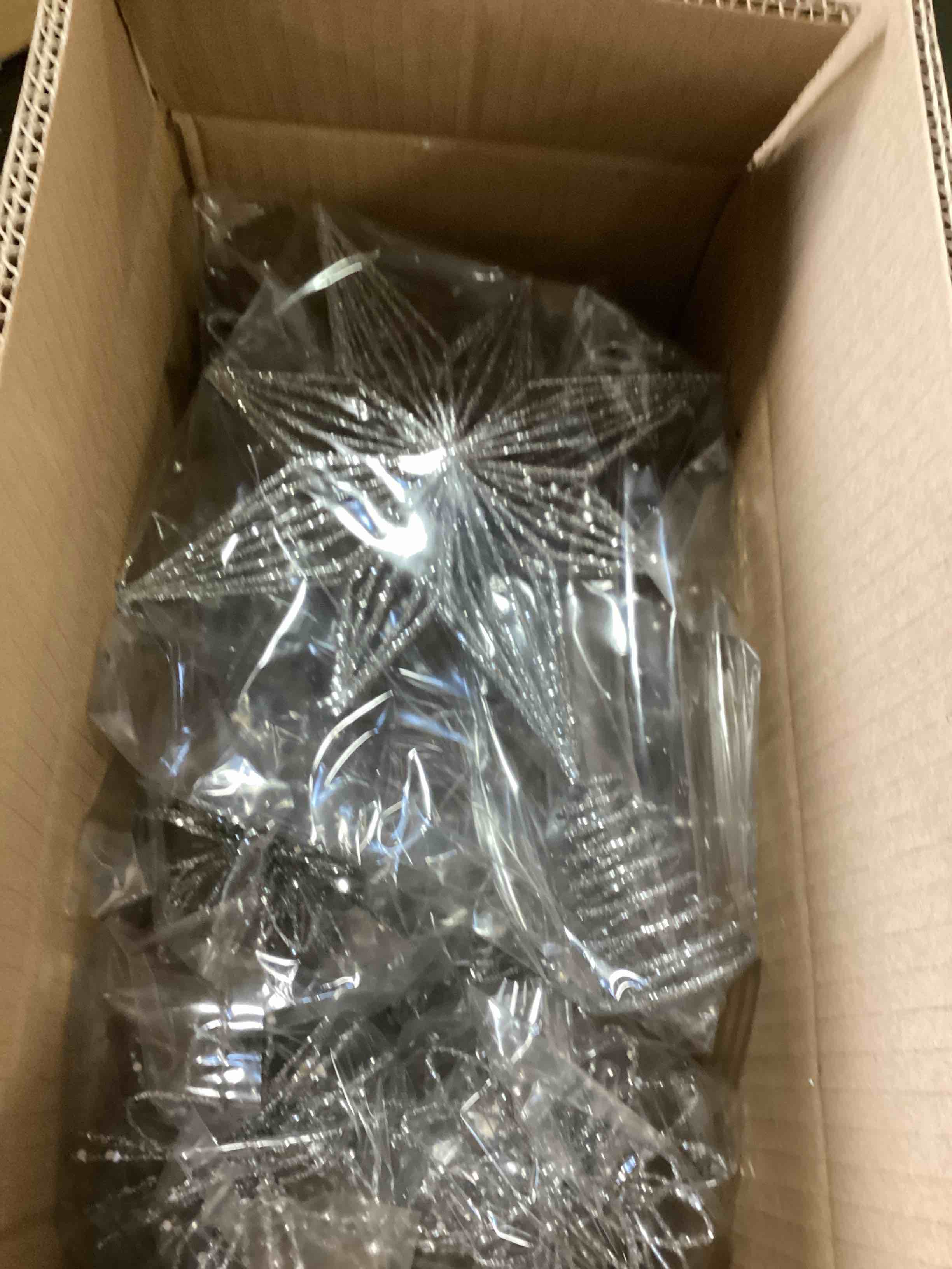 https://s3.amazonaws.com/lotting-images-prod/bidfta/PNK1769303_1737473793616.jpeg