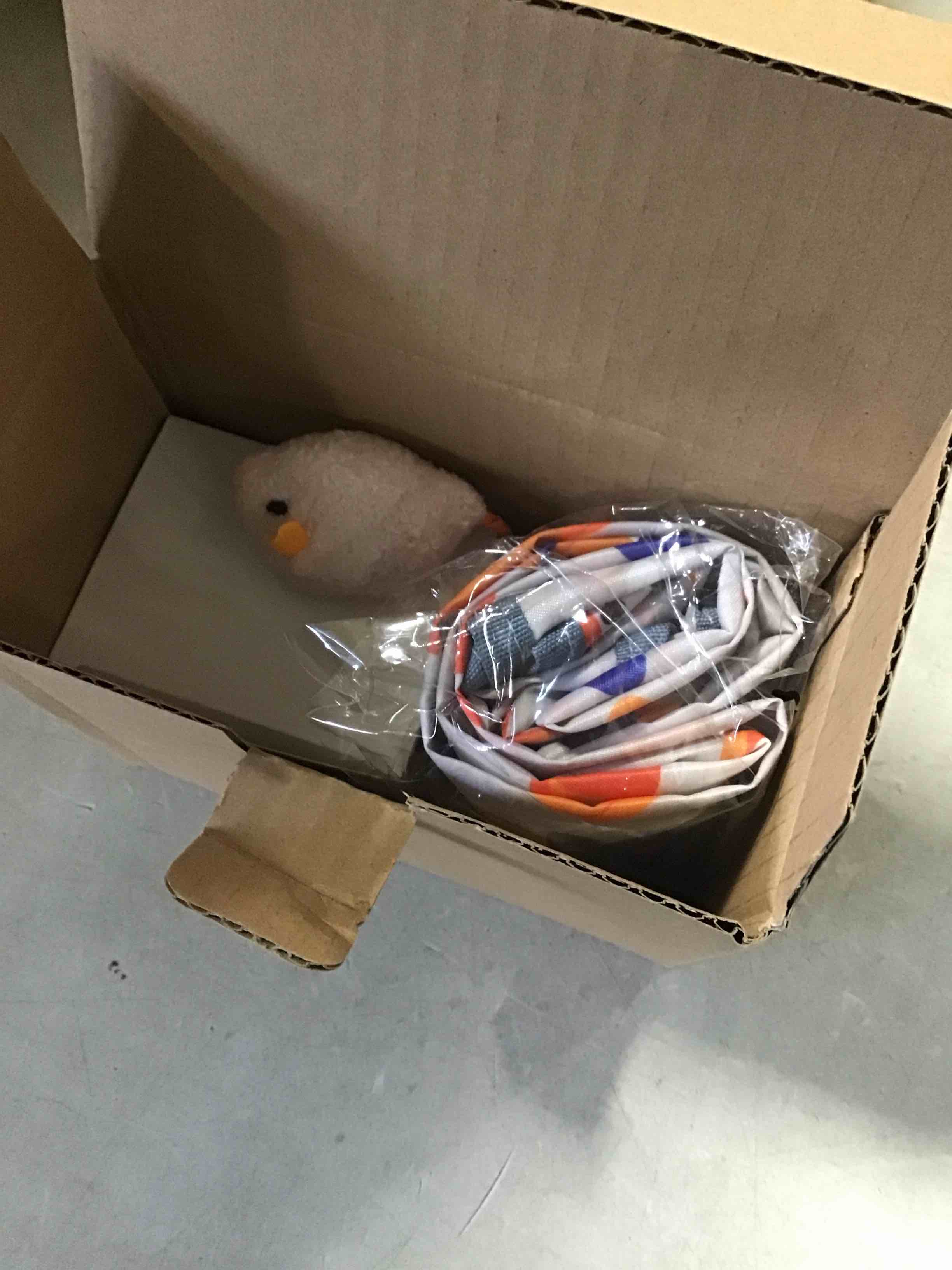 https://s3.amazonaws.com/lotting-images-prod/bidfta/PNK1769816_1737641645115.jpeg