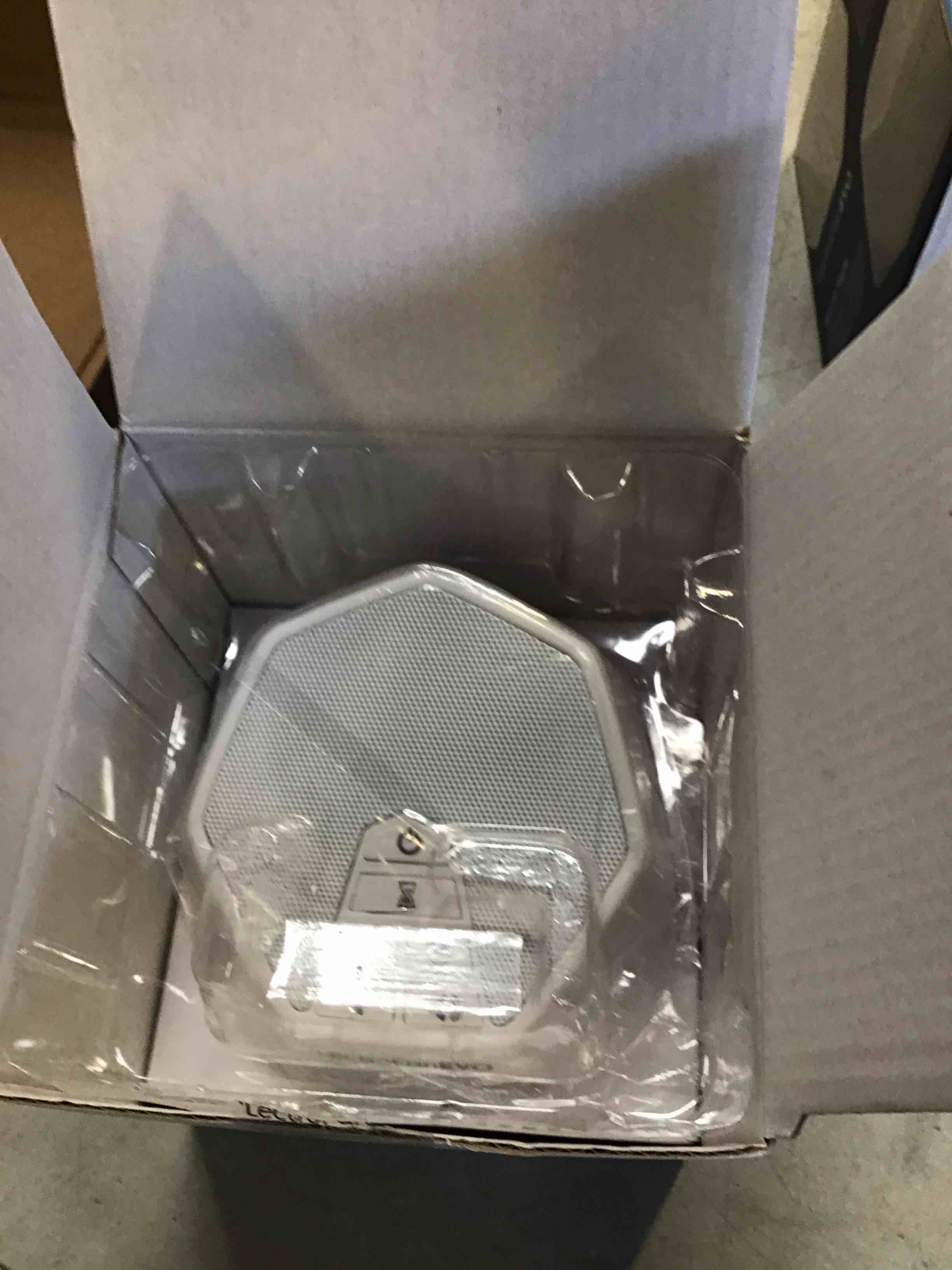 https://s3.amazonaws.com/lotting-images-prod/bidfta/PNK1771618_1737389686529.jpeg