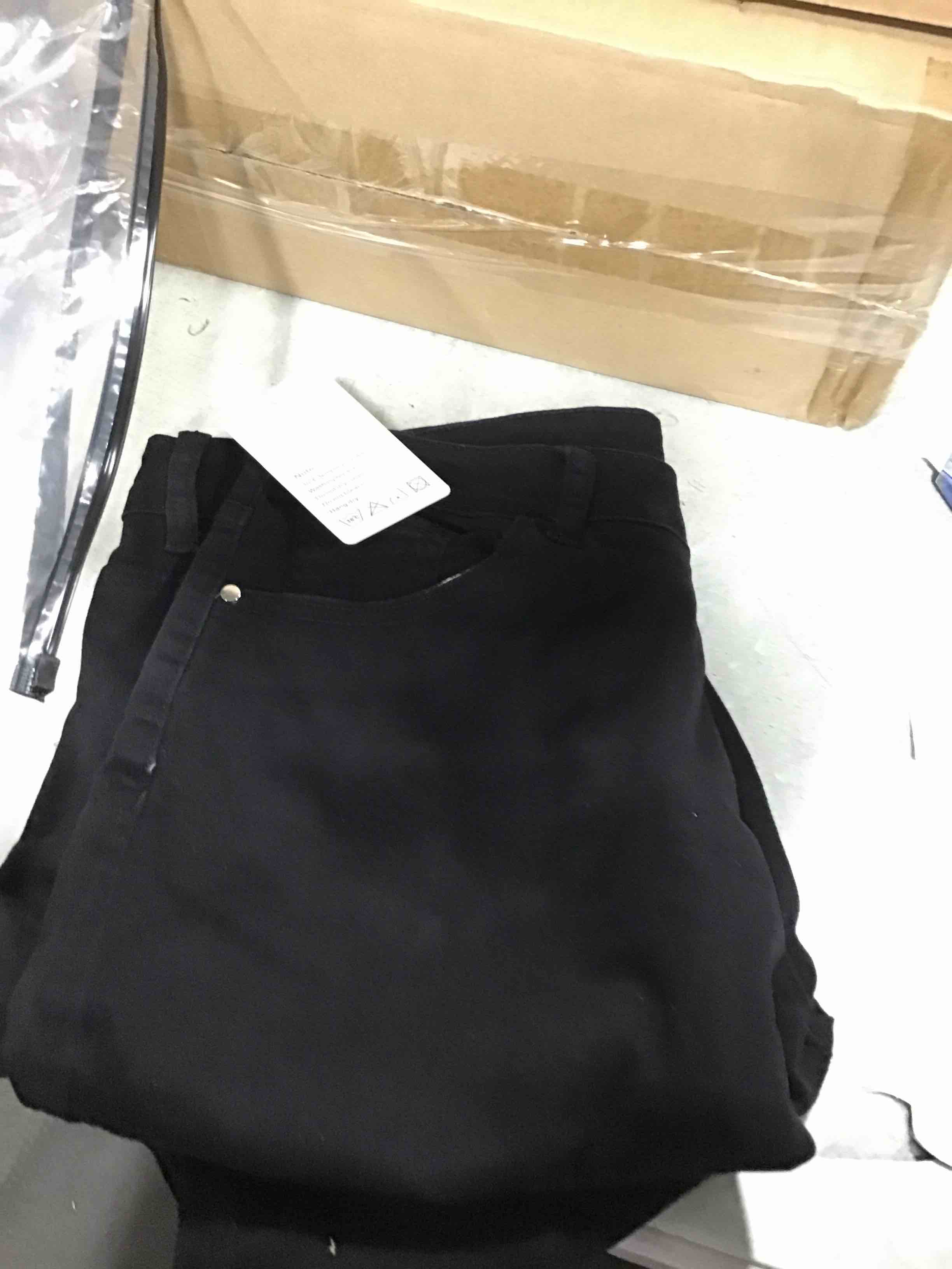 https://s3.amazonaws.com/lotting-images-prod/bidfta/PNK1772636_1737635571463.jpeg