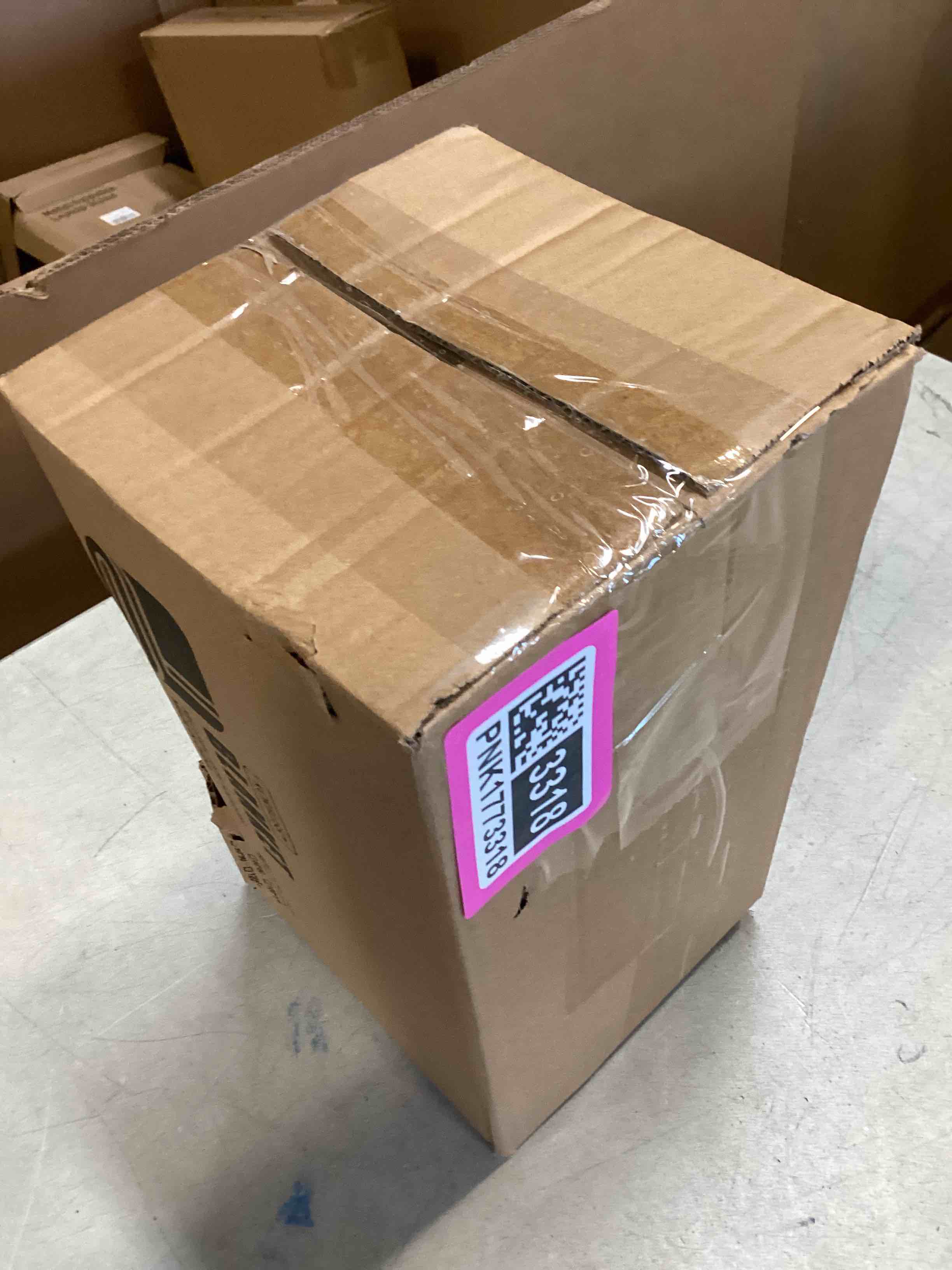 https://s3.amazonaws.com/lotting-images-prod/bidfta/PNK1773318_1737750294073.jpeg