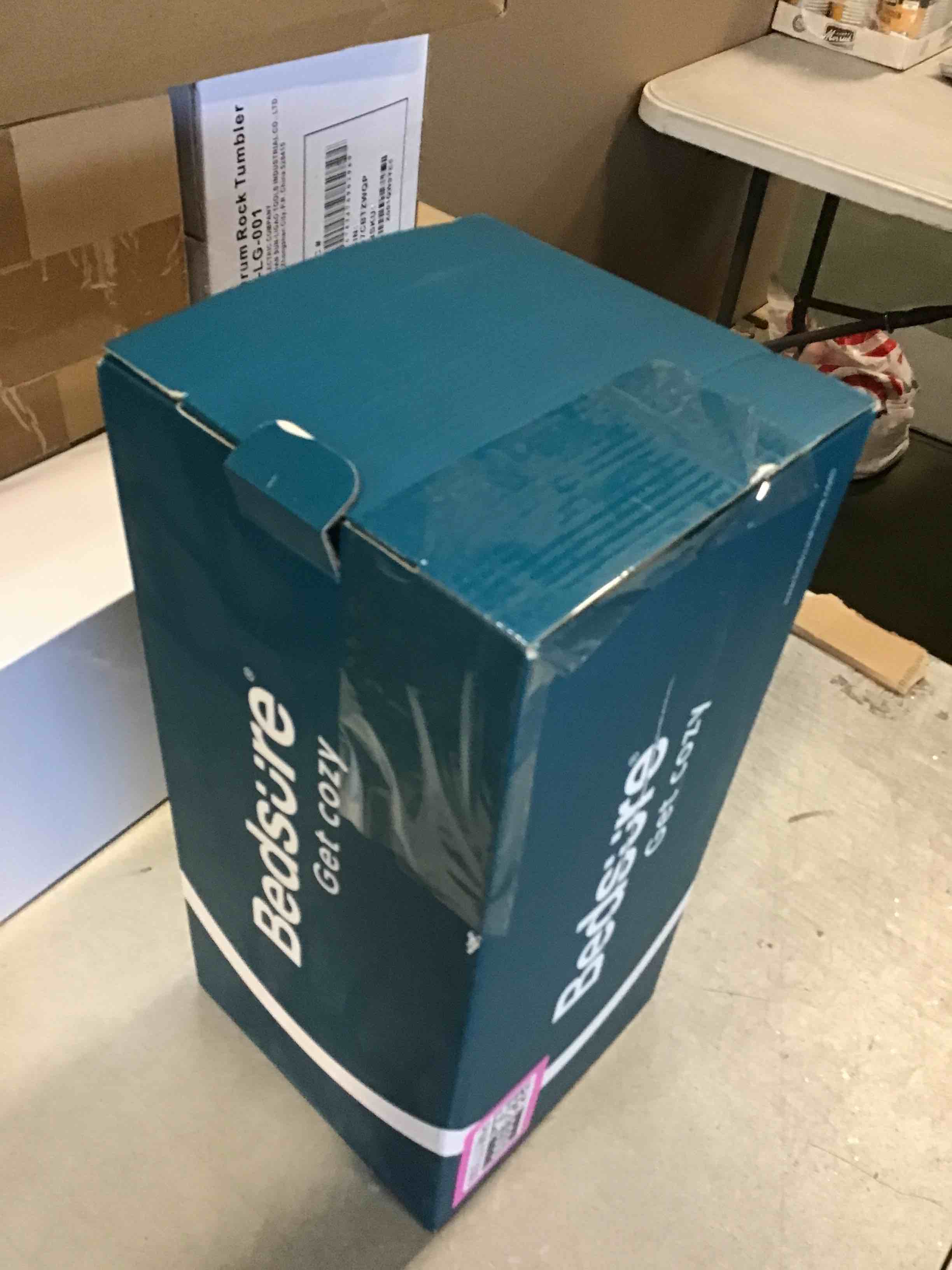 https://s3.amazonaws.com/lotting-images-prod/bidfta/PNK1773506_1738071675116.jpeg