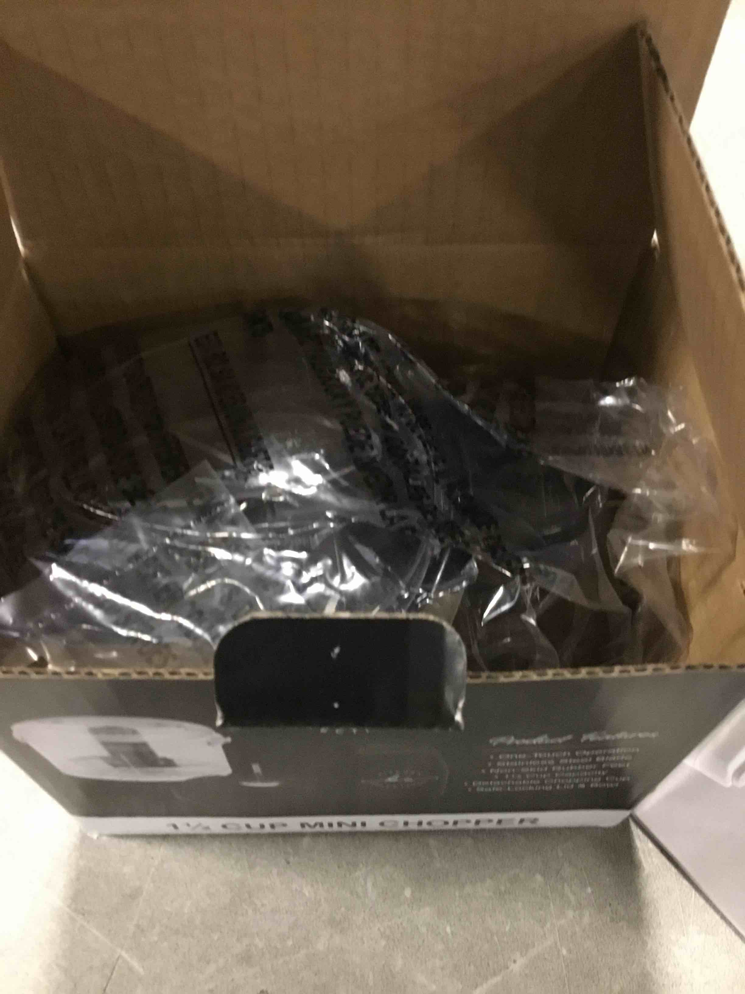 https://s3.amazonaws.com/lotting-images-prod/bidfta/PNK1774653_1737551781943.jpeg