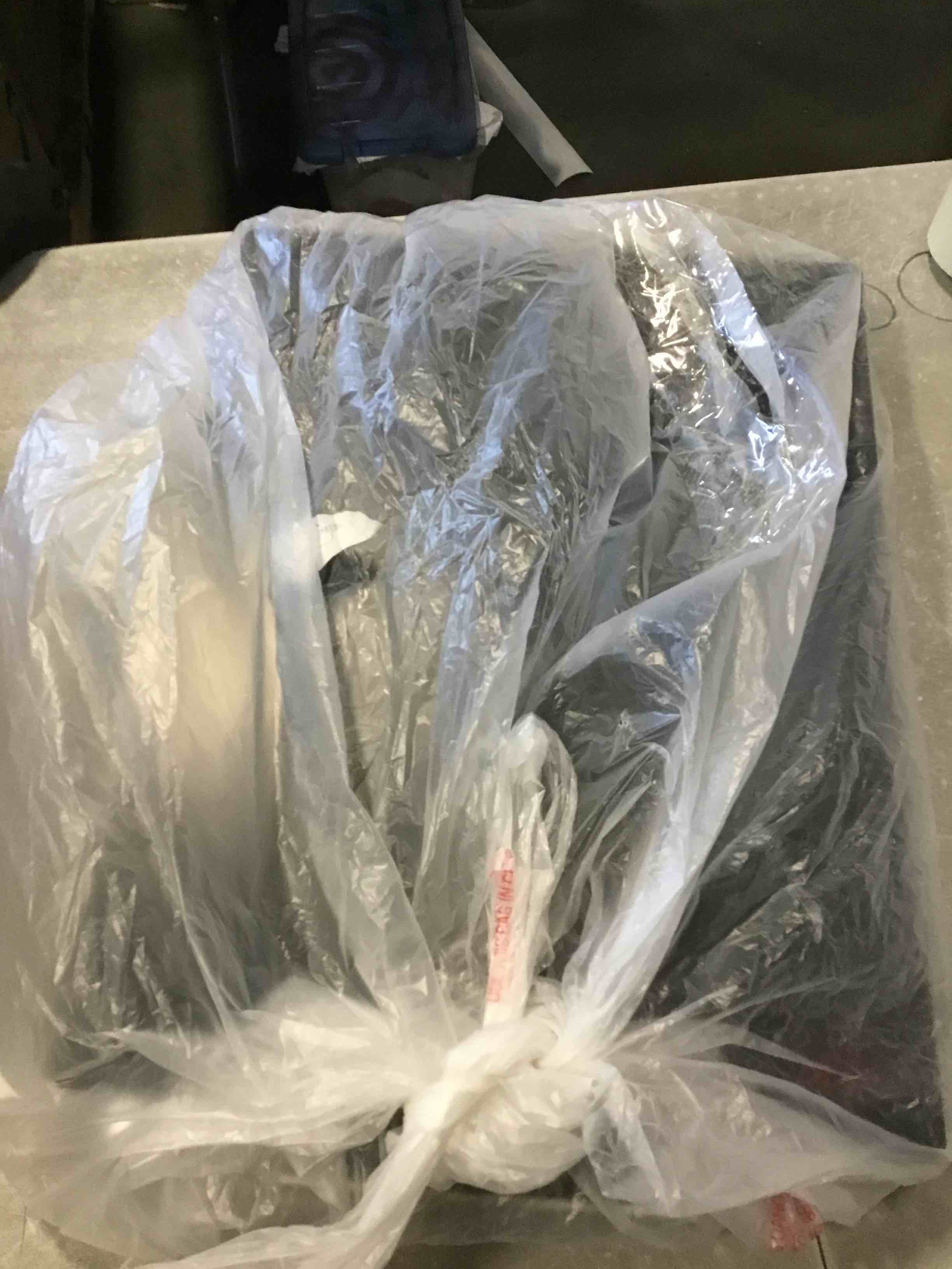 https://s3.amazonaws.com/lotting-images-prod/bidfta/PNK1775239_1737736086170.jpeg