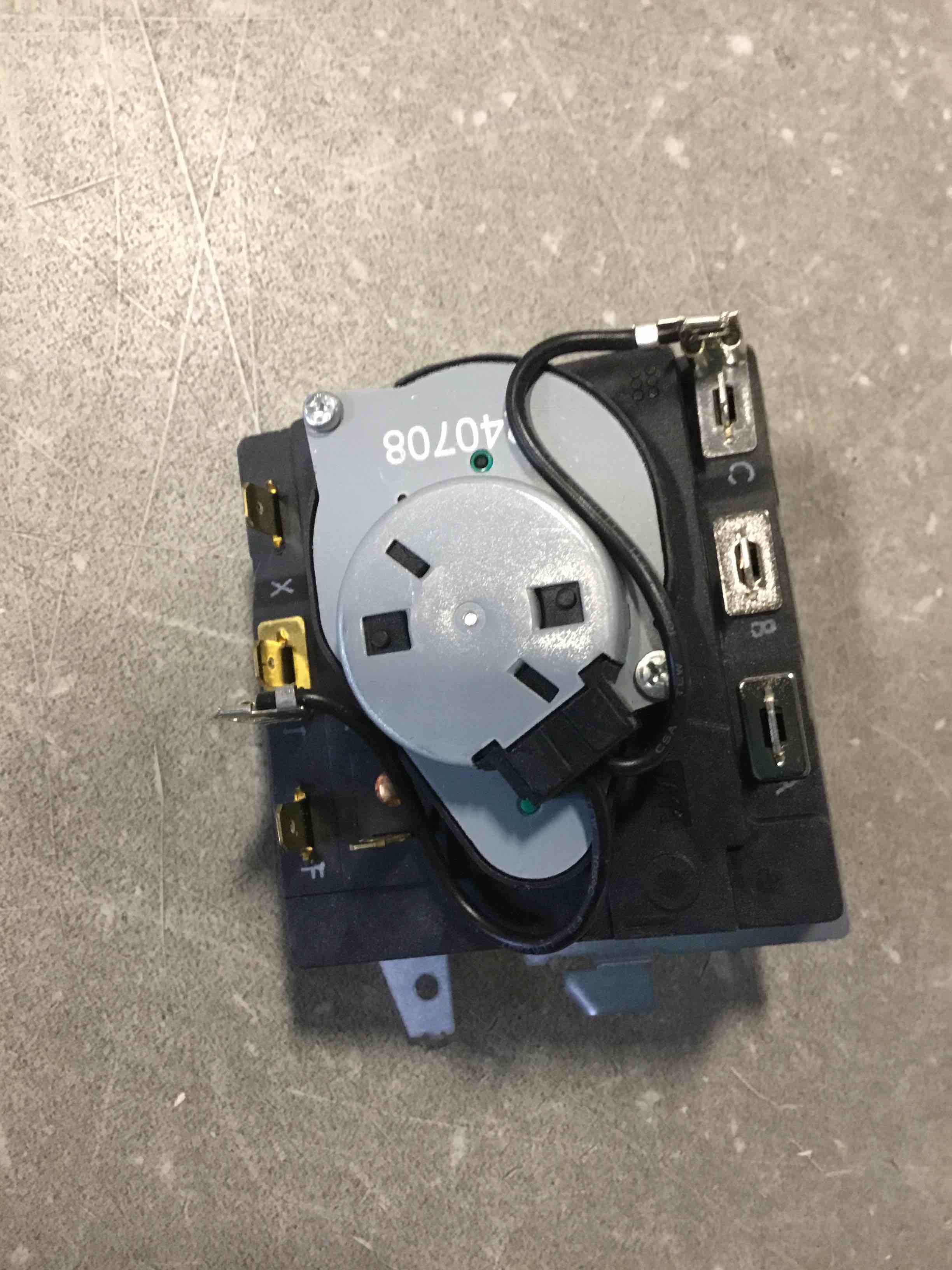 https://s3.amazonaws.com/lotting-images-prod/bidfta/PNK1775647_1738165894820.jpeg