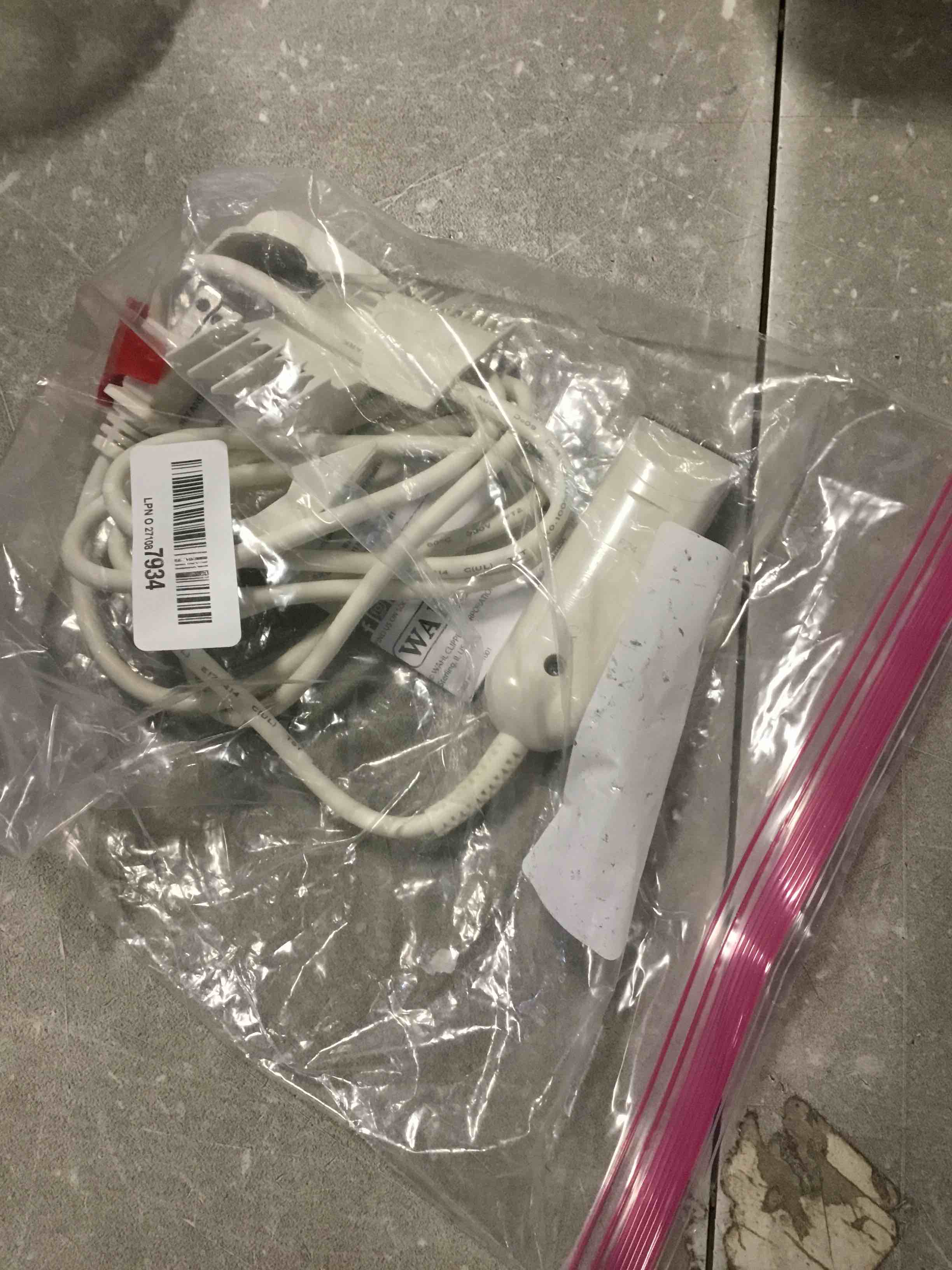 https://s3.amazonaws.com/lotting-images-prod/bidfta/PNK1775677_1738169525857.jpeg