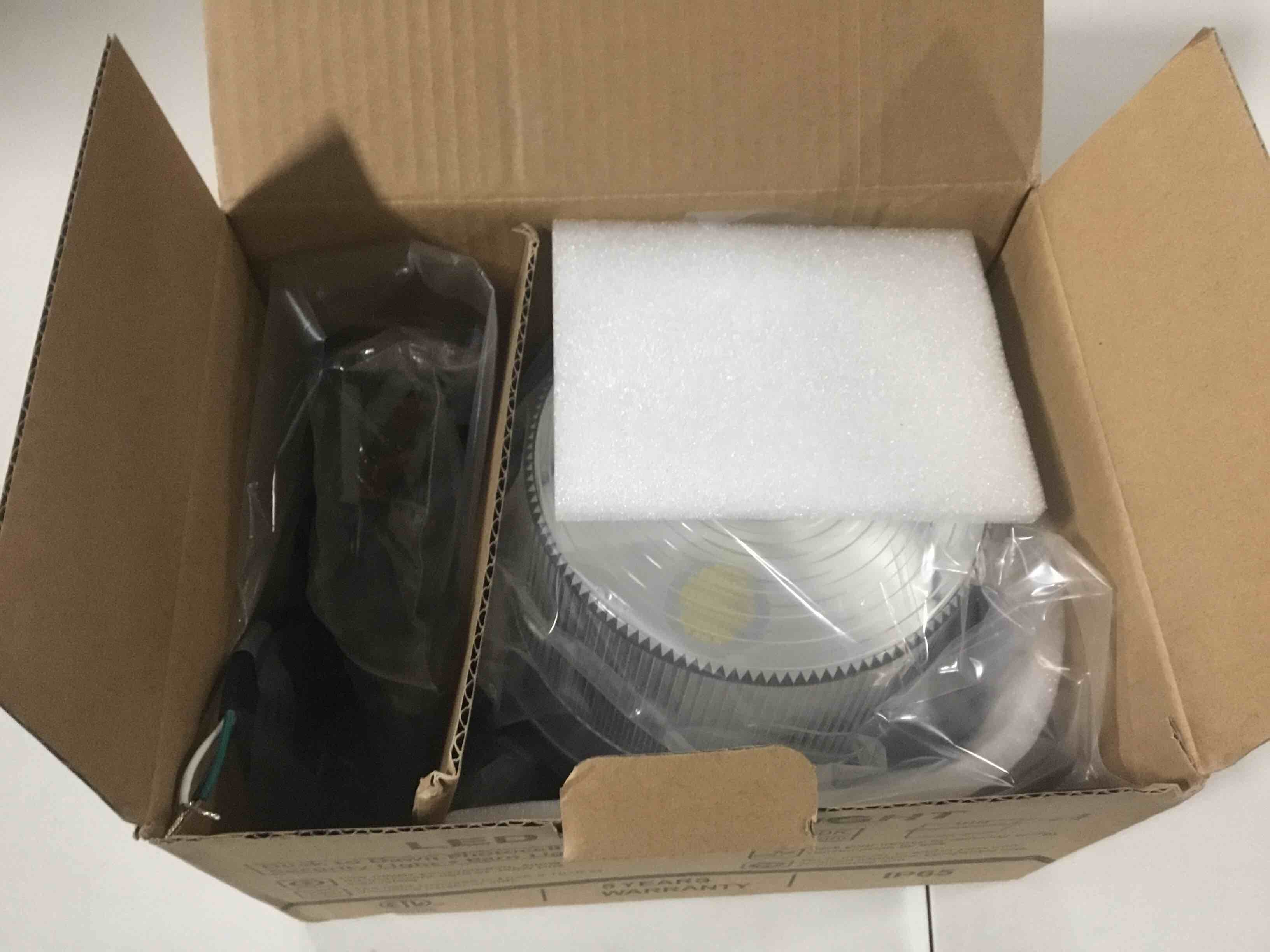 https://s3.amazonaws.com/lotting-images-prod/bidfta/PNK1777989_1737636679223.jpeg