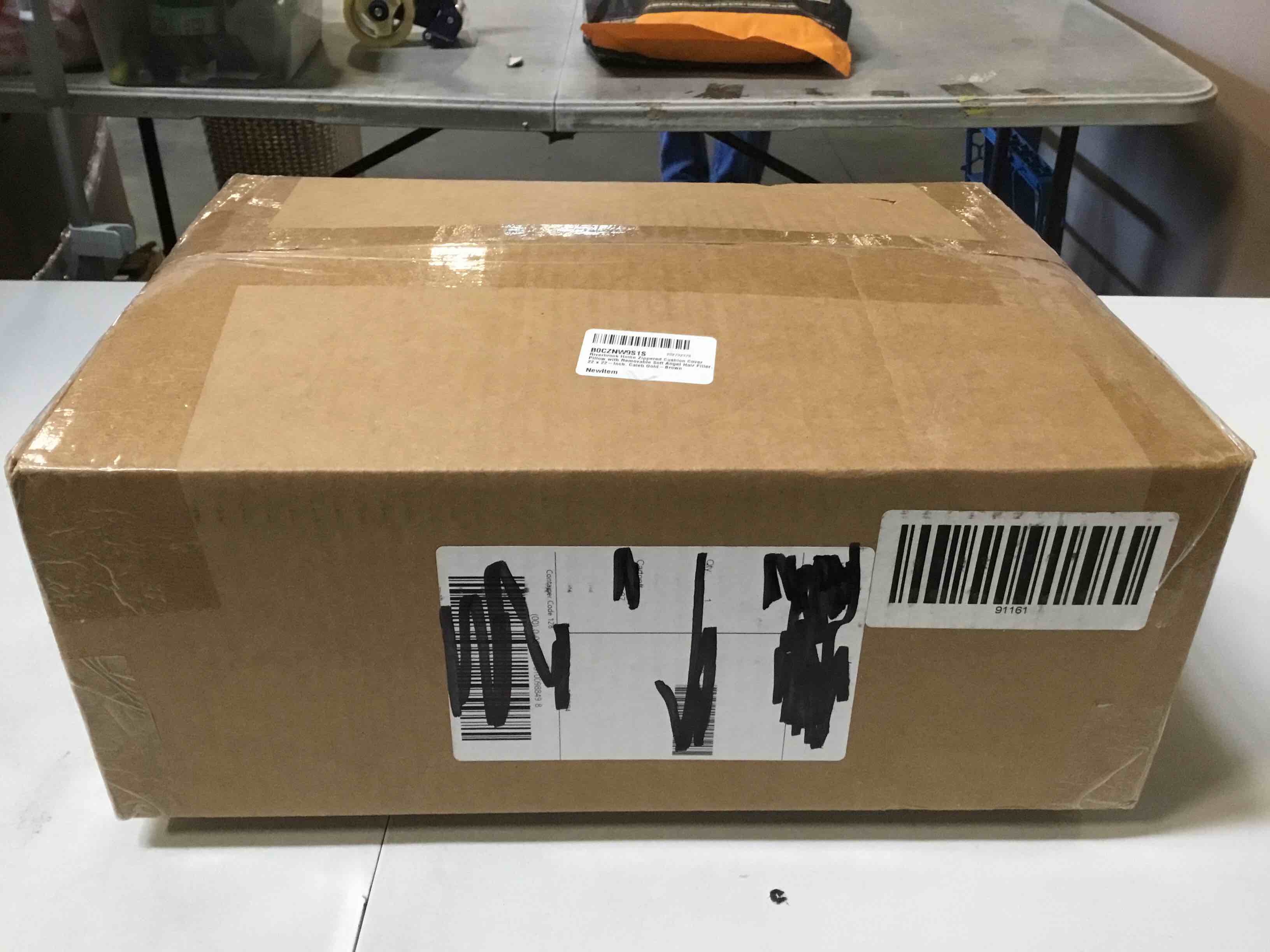 https://s3.amazonaws.com/lotting-images-prod/bidfta/PNK1778663_1738005868614.jpeg