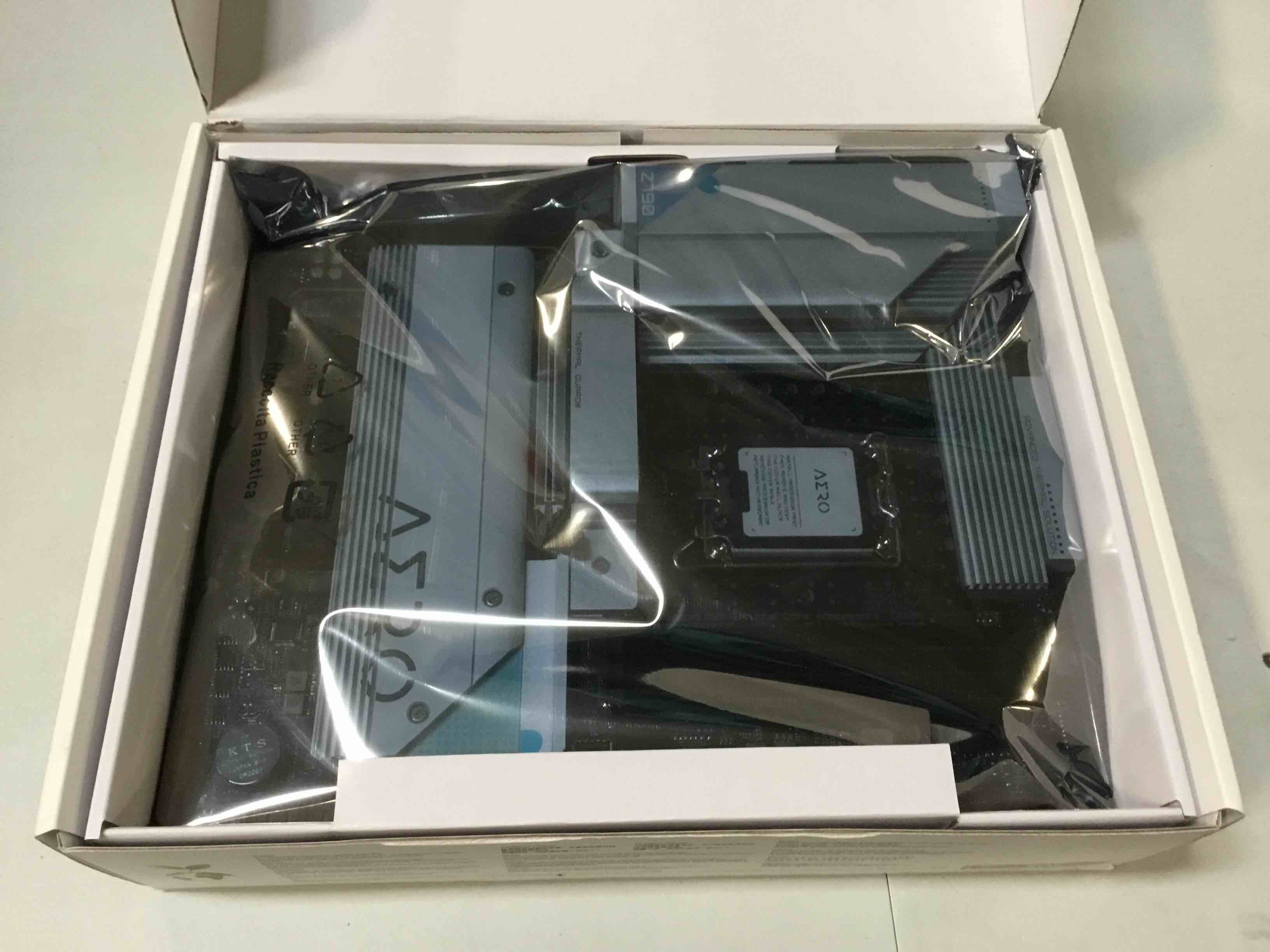 https://s3.amazonaws.com/lotting-images-prod/bidfta/PNK1778849_1738078351925.jpeg