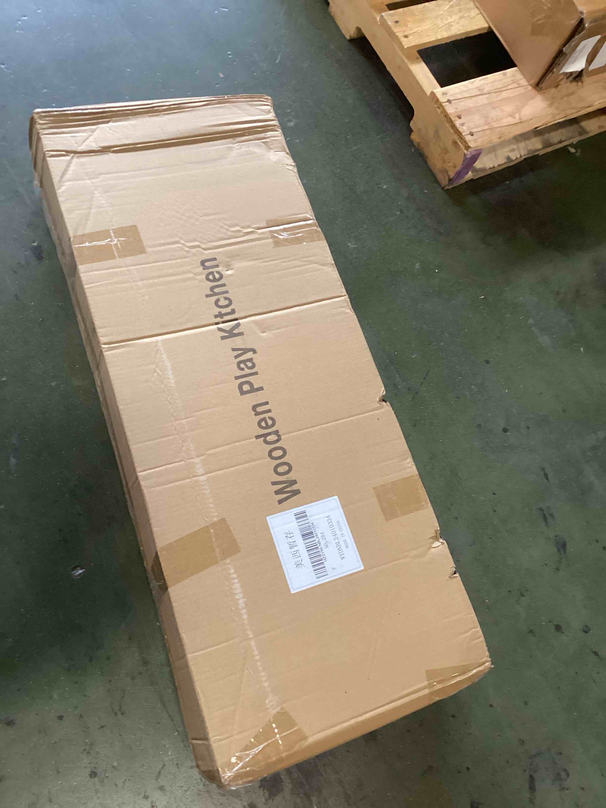 https://s3.amazonaws.com/lotting-images-prod/bidfta/PNK1780880_1737476607465.jpeg