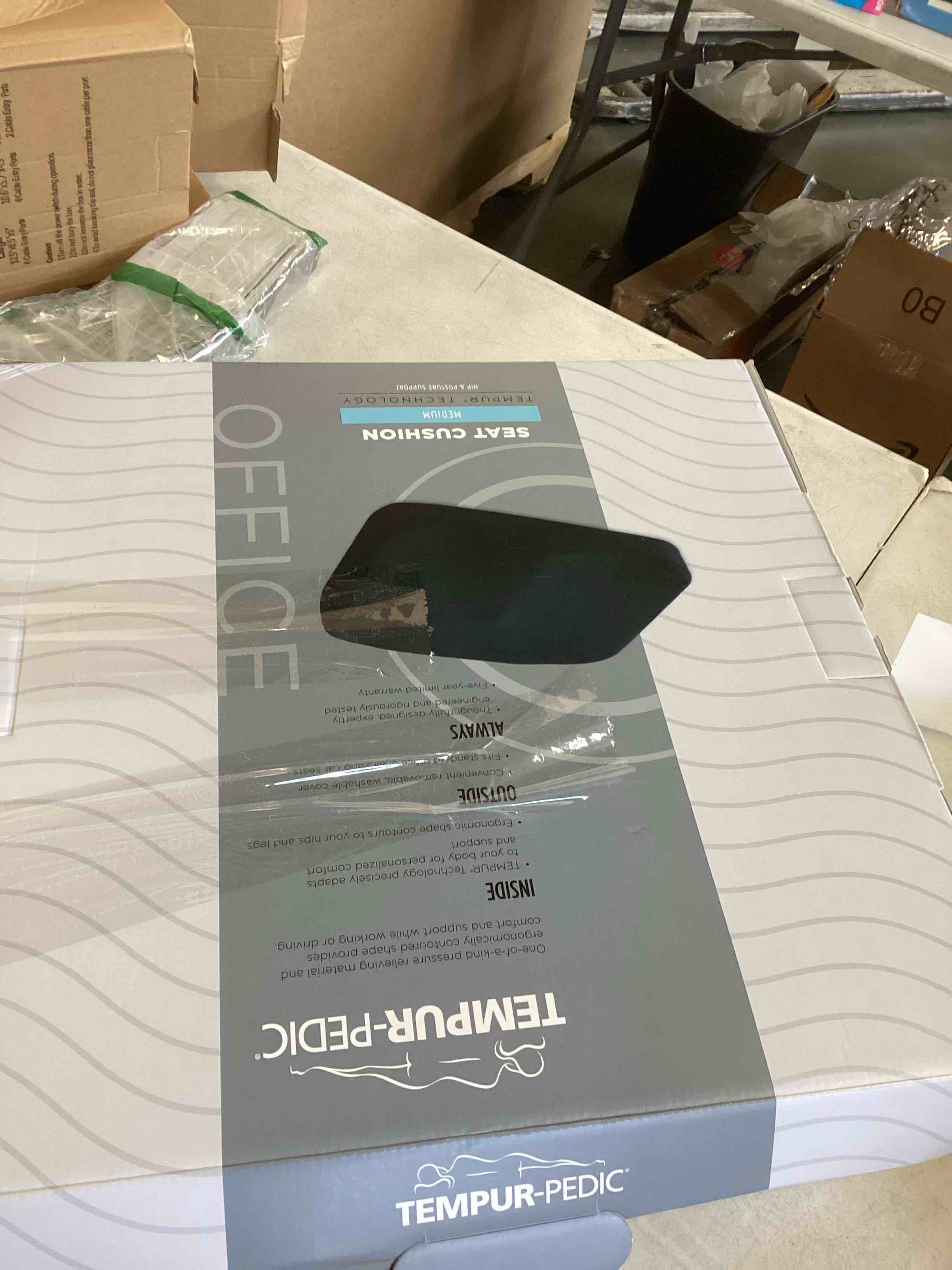 https://s3.amazonaws.com/lotting-images-prod/bidfta/PNK1783188_1737487301600.jpeg