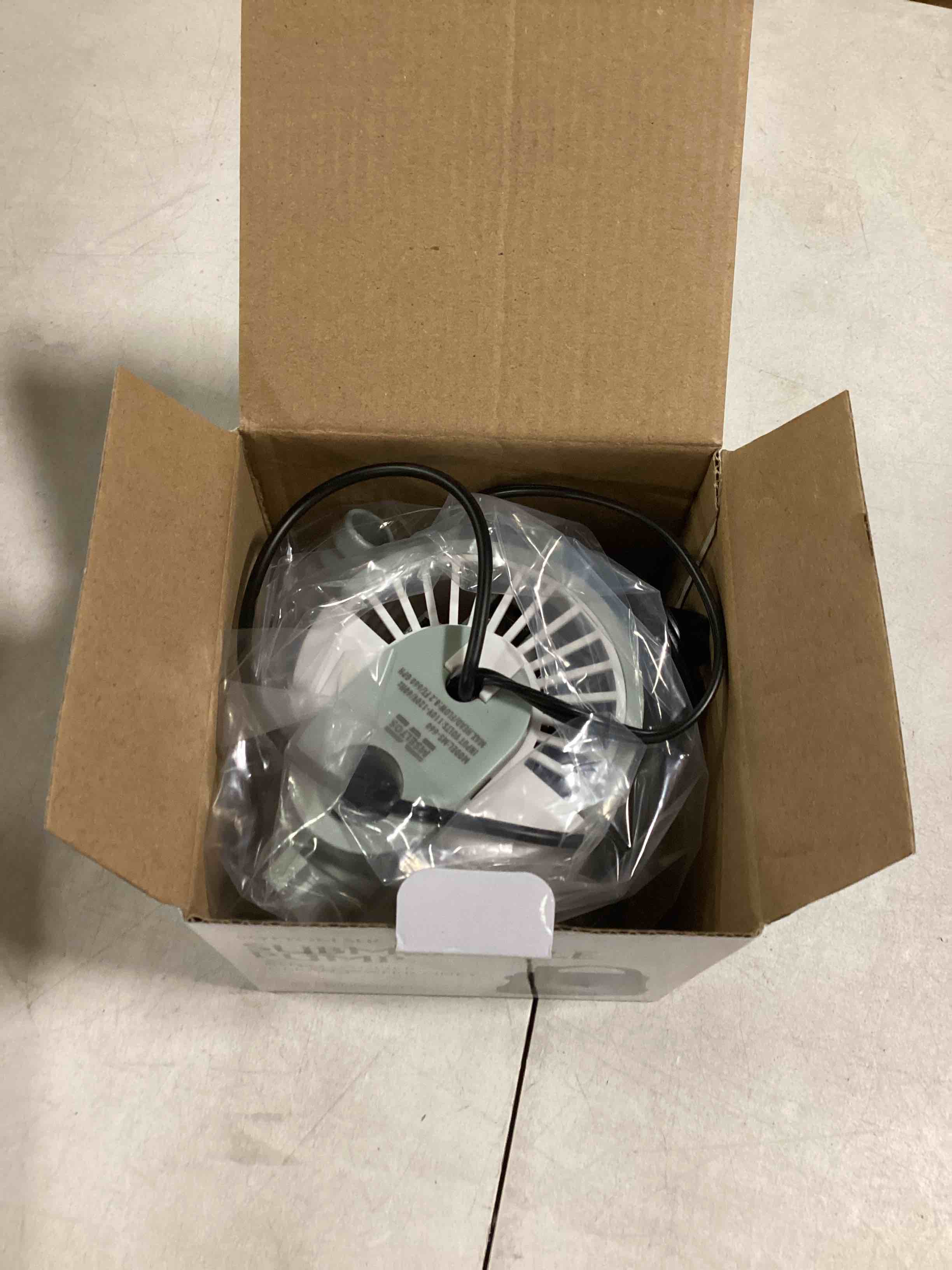 https://s3.amazonaws.com/lotting-images-prod/bidfta/PNK1784158_1738066006577.jpeg
