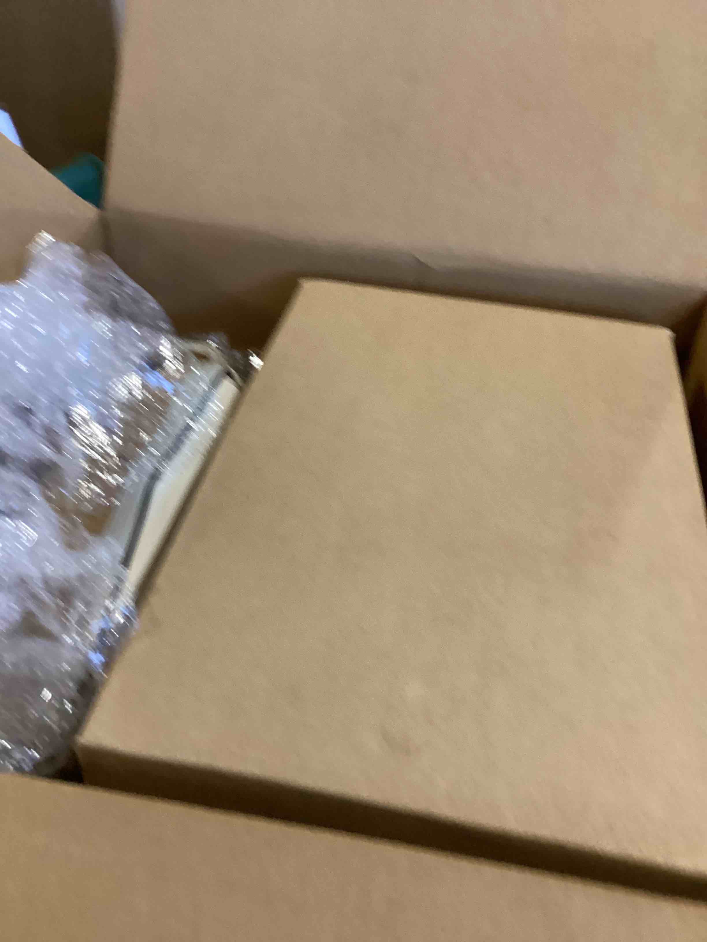 https://s3.amazonaws.com/lotting-images-prod/bidfta/PNK1784261_1738071459582.jpeg