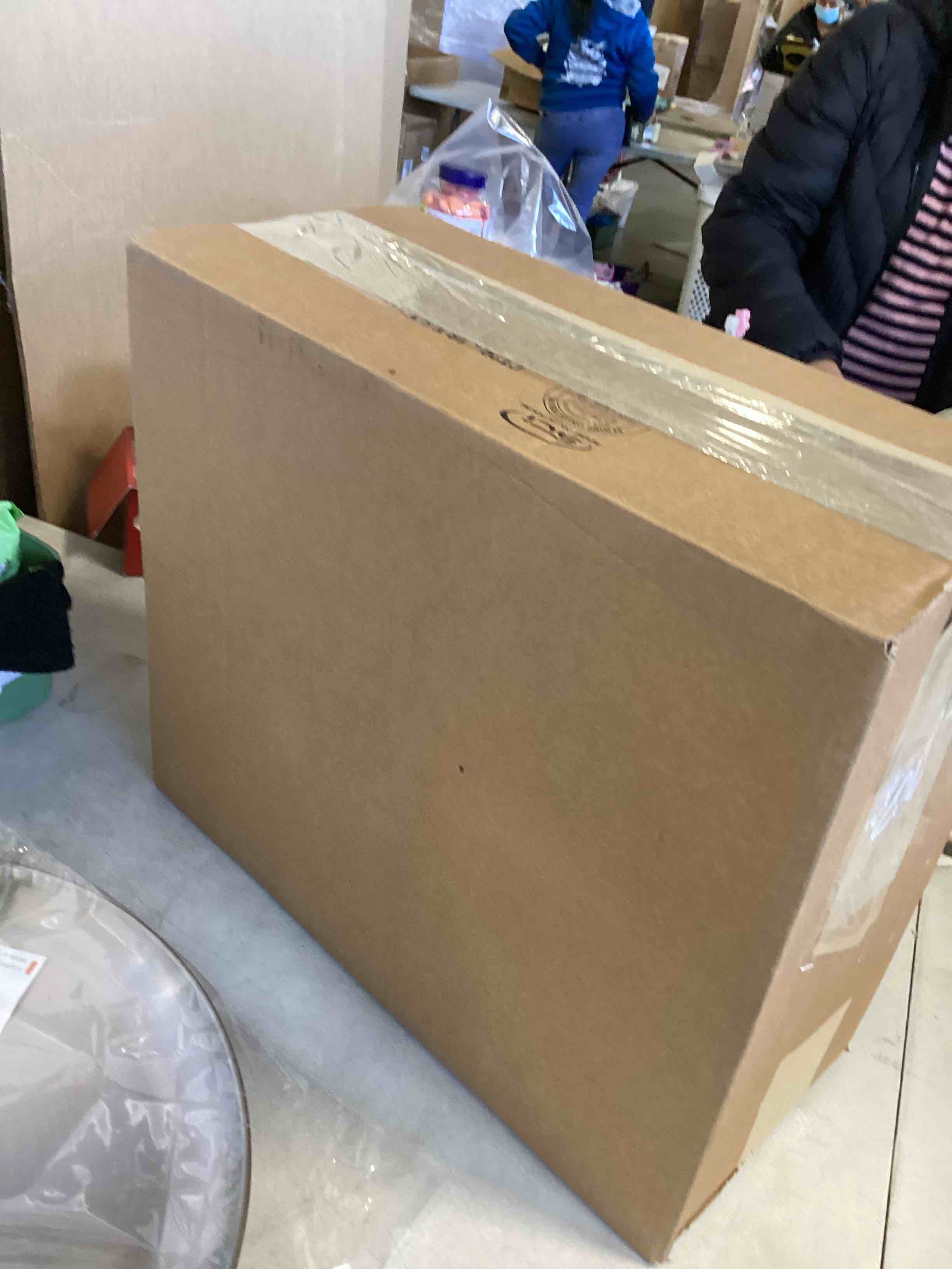 https://s3.amazonaws.com/lotting-images-prod/bidfta/PNK1784401_1738095753123.jpeg