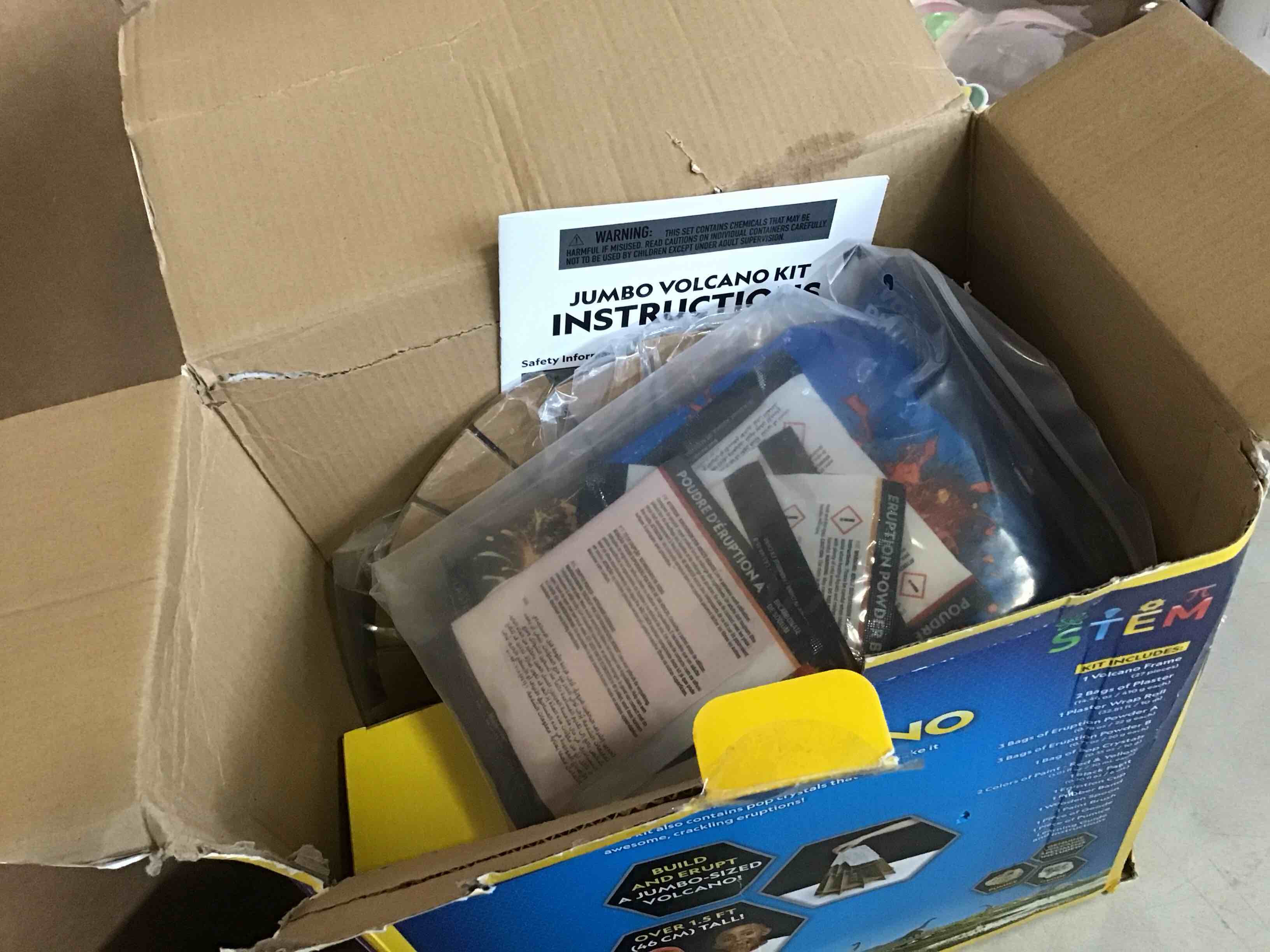 https://s3.amazonaws.com/lotting-images-prod/bidfta/PNK1784830_1738687326116.jpeg