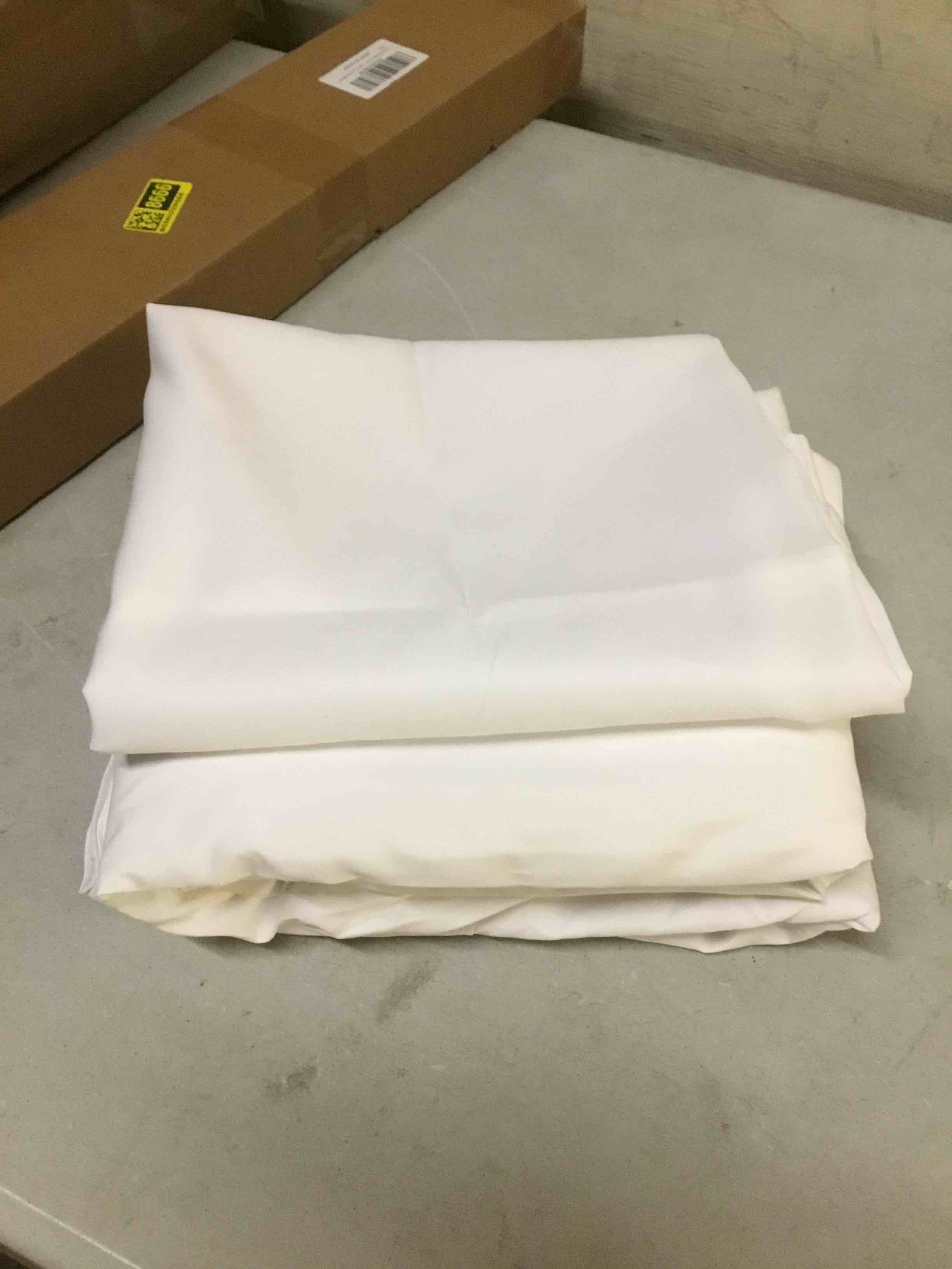 Condition photo showing Good Condition for ( similar products ). size queen white sheet set