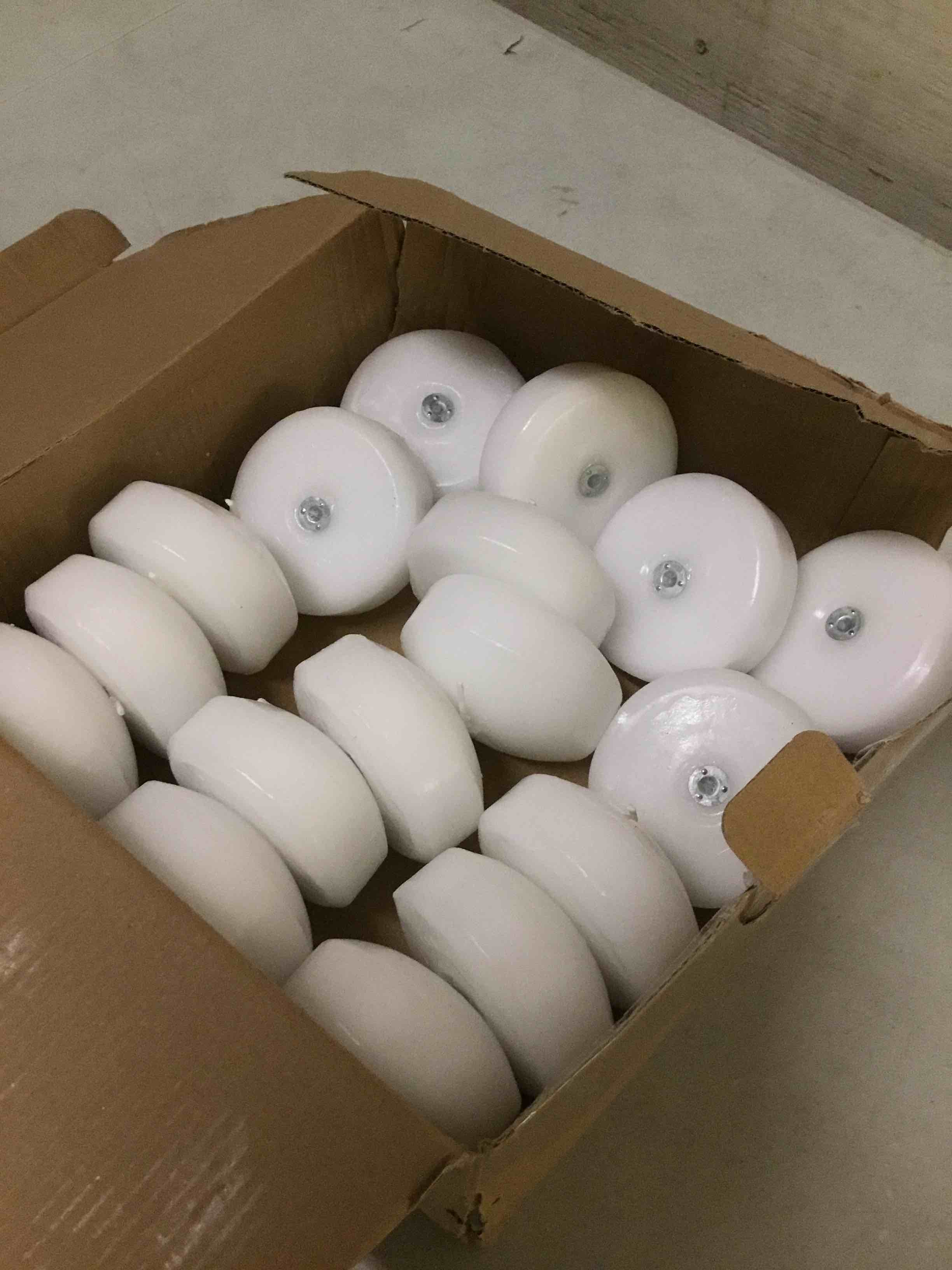 Condition photo showing New/Like New for 36 floating candles, smoke-free and odorless, burning continuously for 8-10 hours, white, 3-inch floating candles, suitable for valentine's day, weddings, holidays, home decoration white