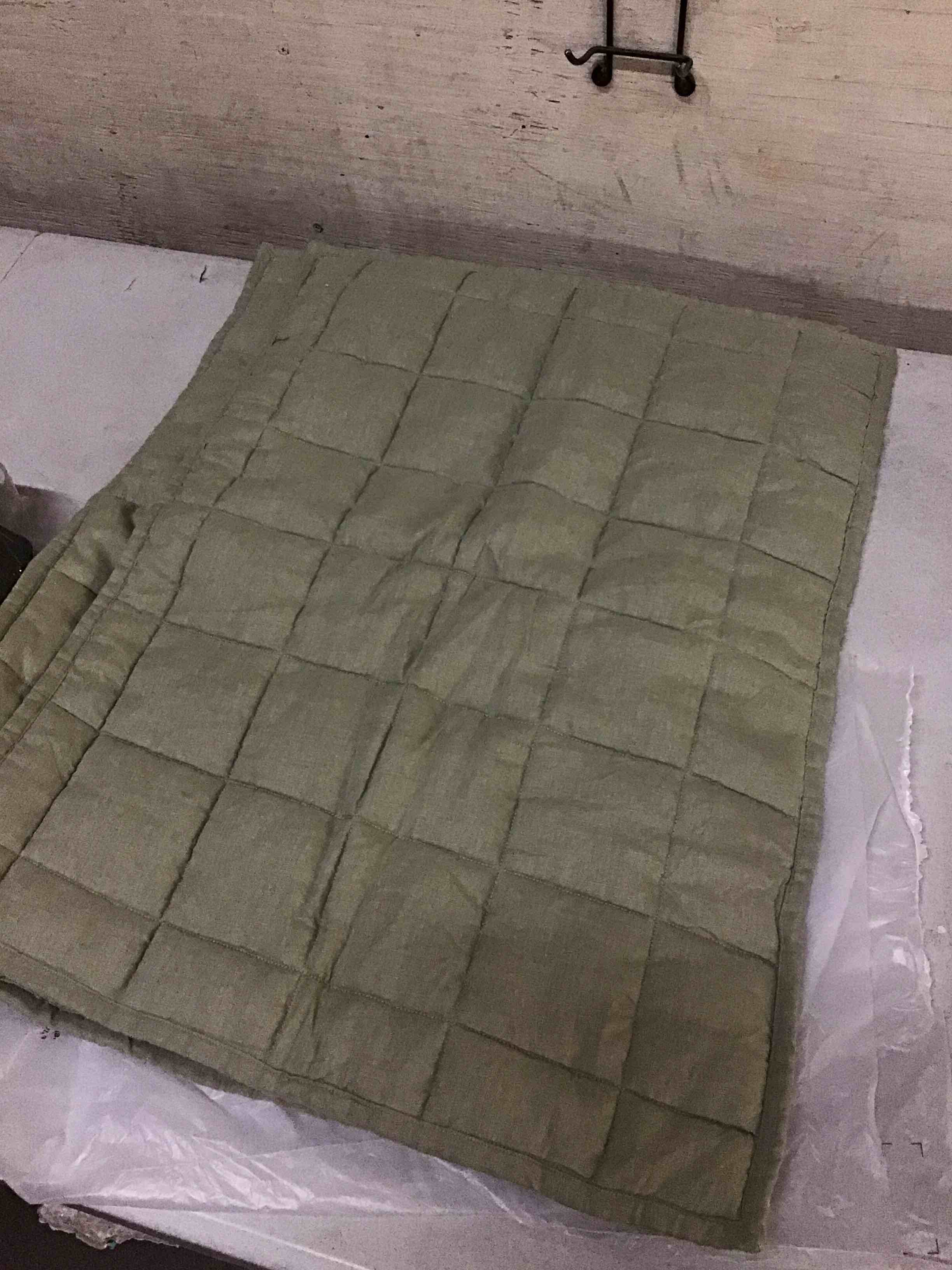 Quince pillowcase  size Queen olive color 