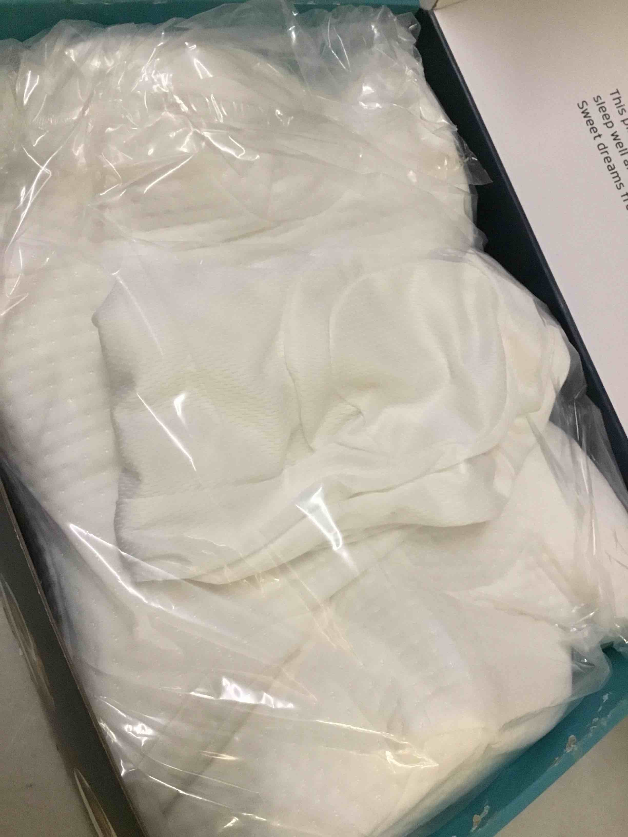 Condition photo showing Good Condition for lunderg cpap pillow for side & back sleepers - memory foam with adjustable height - 2 pillowcases included (machine washable) - reduce air leaks & mask pressure for better sleep - works with all masks