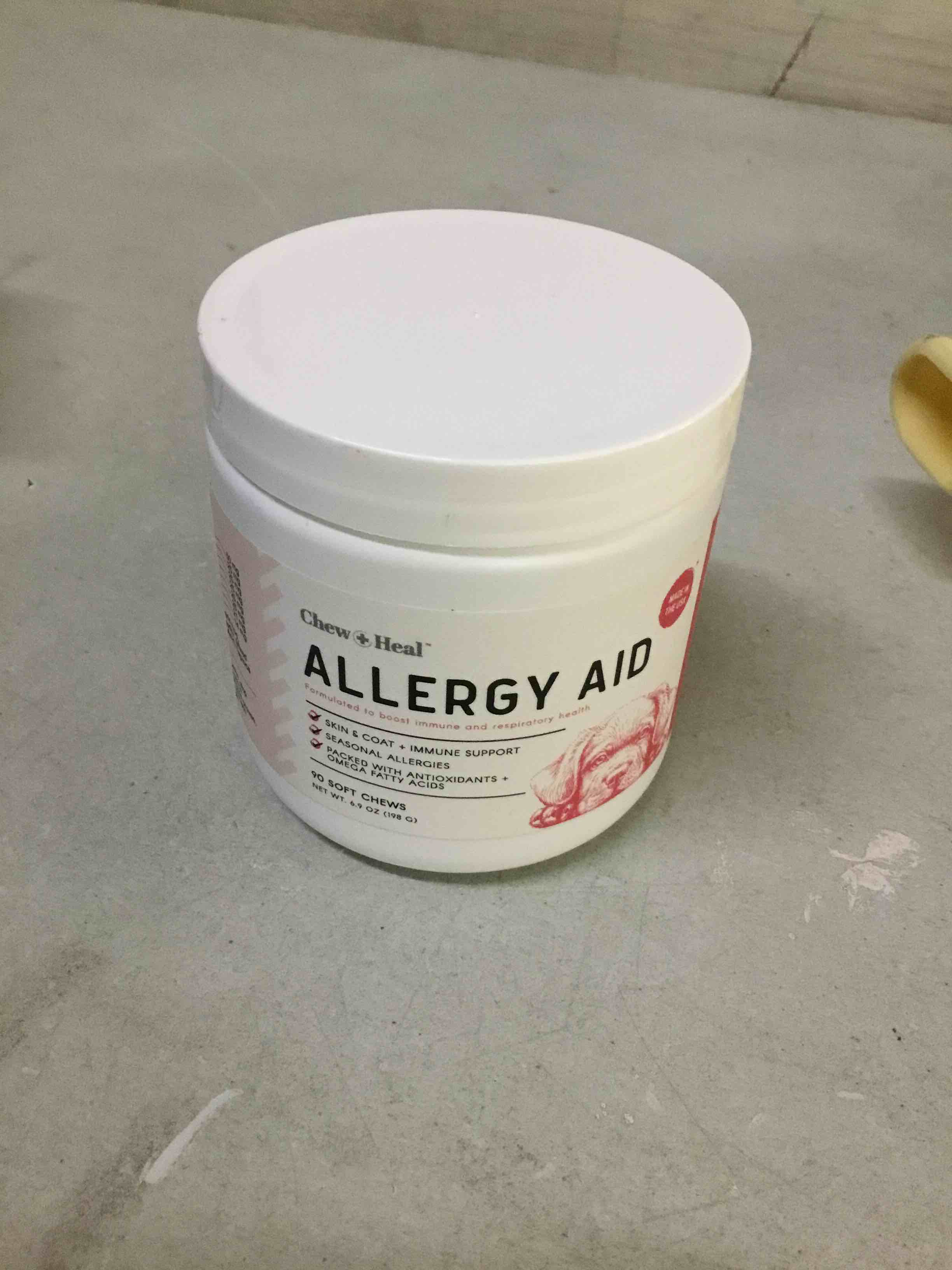 Condition photo showing New/Like New for ( best by 12/2027 ) chew + heal, allergy aid, for dogs, 90 soft chews, 6.9 oz (198 g)