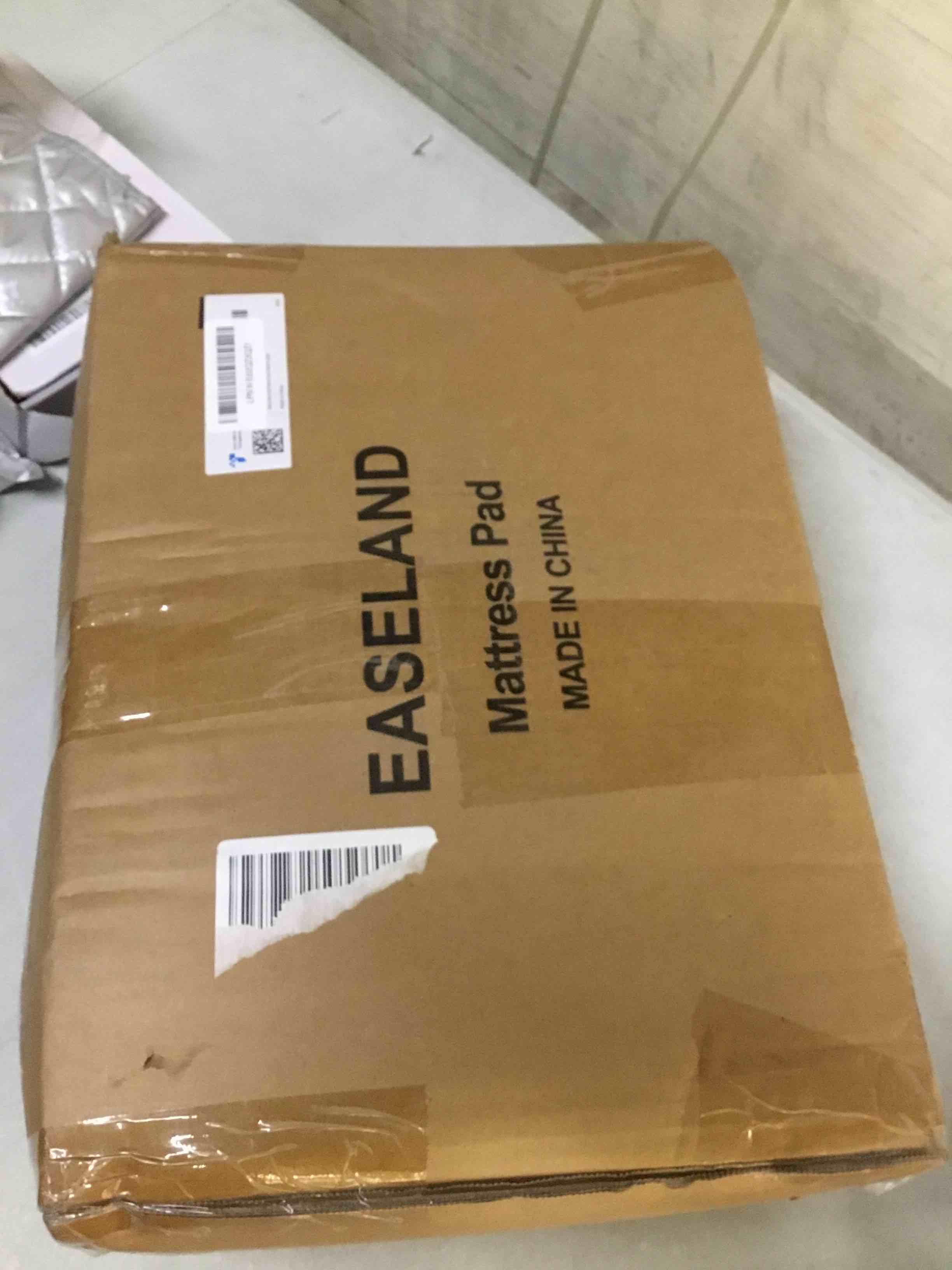 Condition photo showing New/Like New for easeland king size mattress pad pillow top mattress cover quilted fitted mattress protector cotton 8-21" deep pocket cooling topper (78x80 inches, white) white king