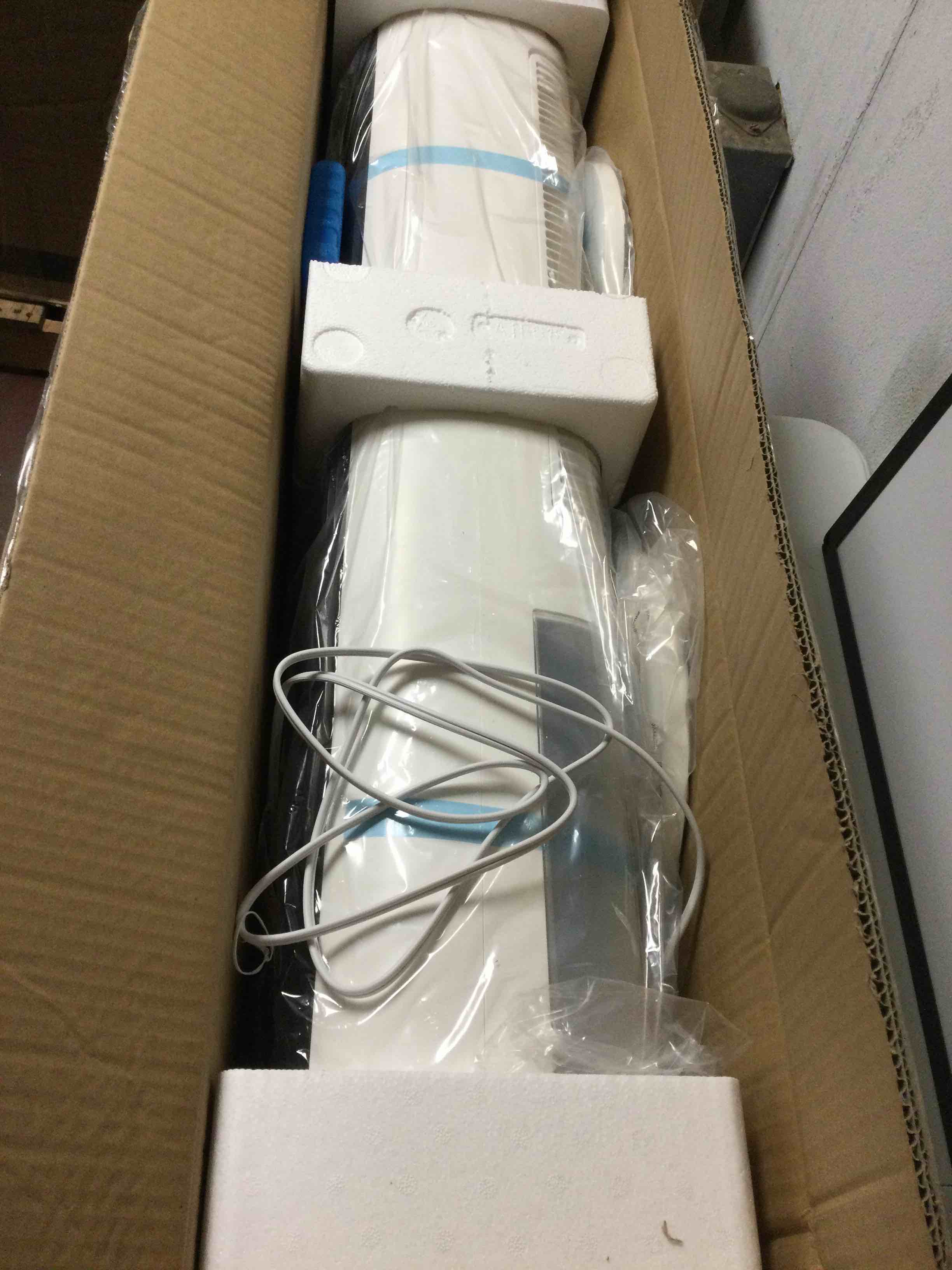 https://s3.amazonaws.com/lotting-images-prod/bidfta/PNK1790024_1756315097923.jpeg
