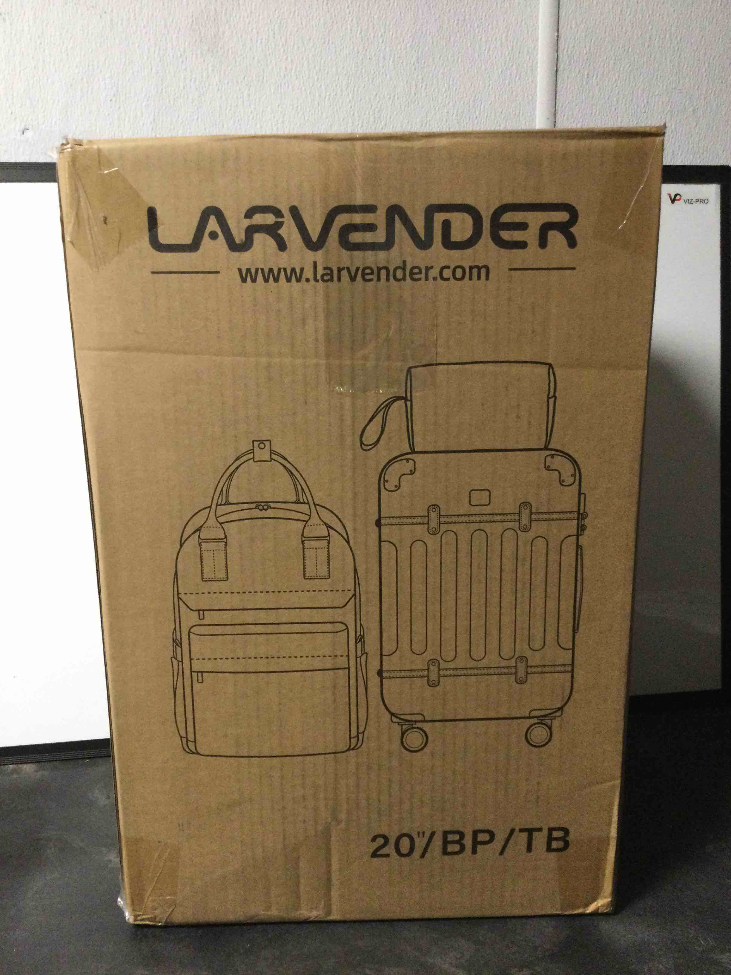 https://s3.amazonaws.com/lotting-images-prod/bidfta/PNK1790432_1759937649158.jpeg