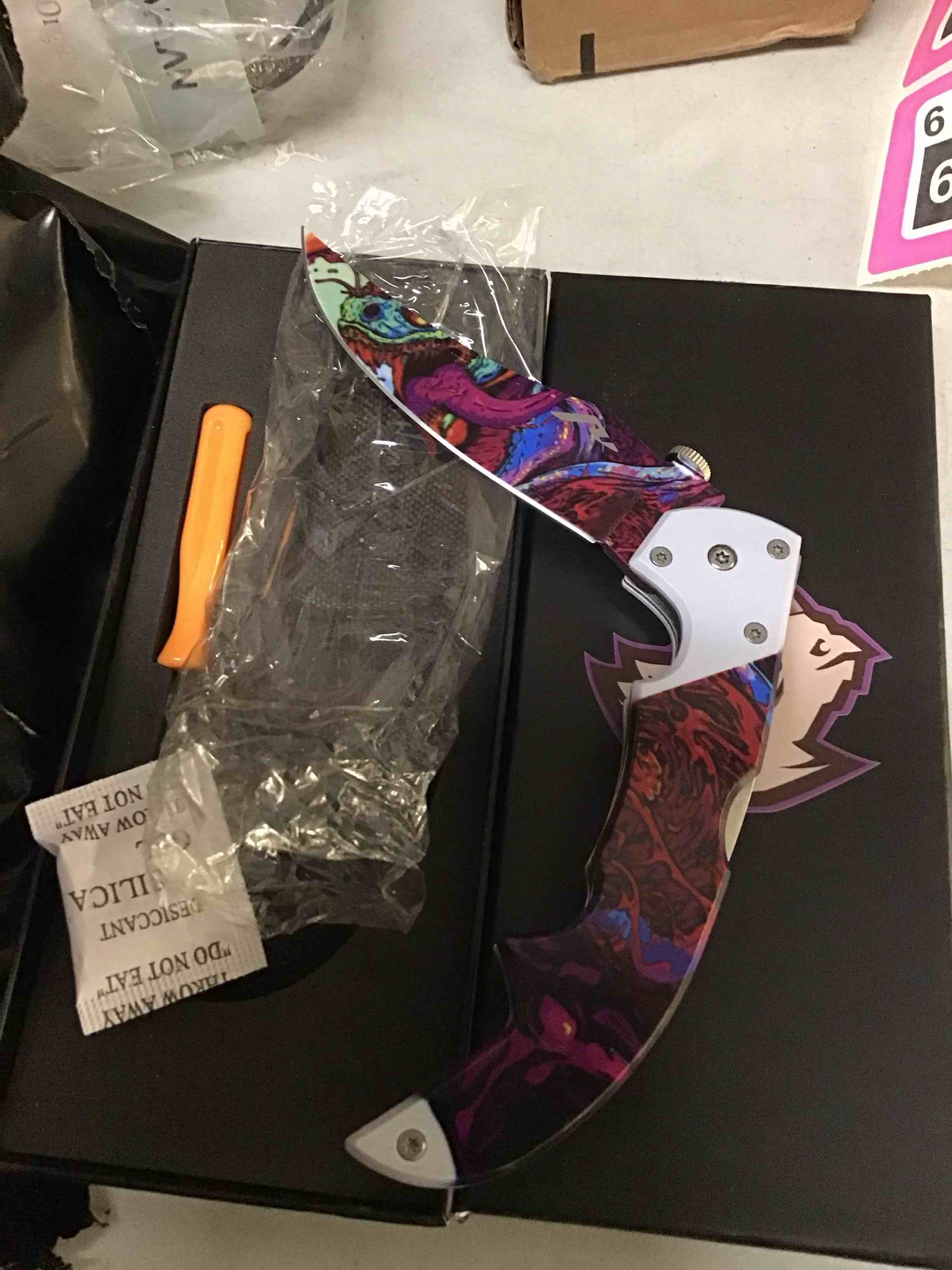 Condition photo showing New/Like New for pocket folding knife