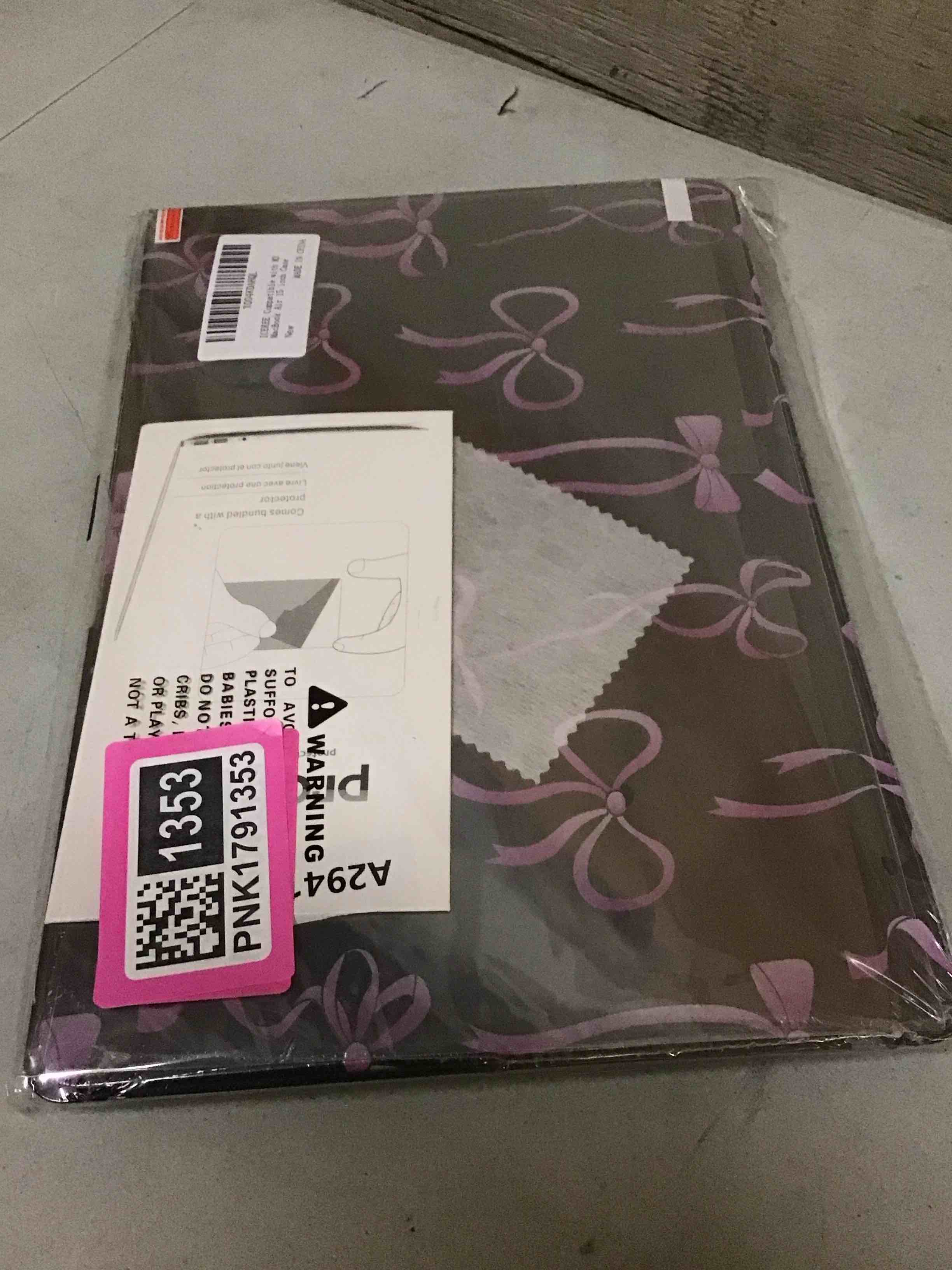 Condition photo showing New/Like New for compatible with macbook air 15 inch 2026 2025-2023 release m5 m4 m3 m2 a3448 a3241 a3114 a2941, plastic hard shell case & keyboard cover & screen protector, black stripe