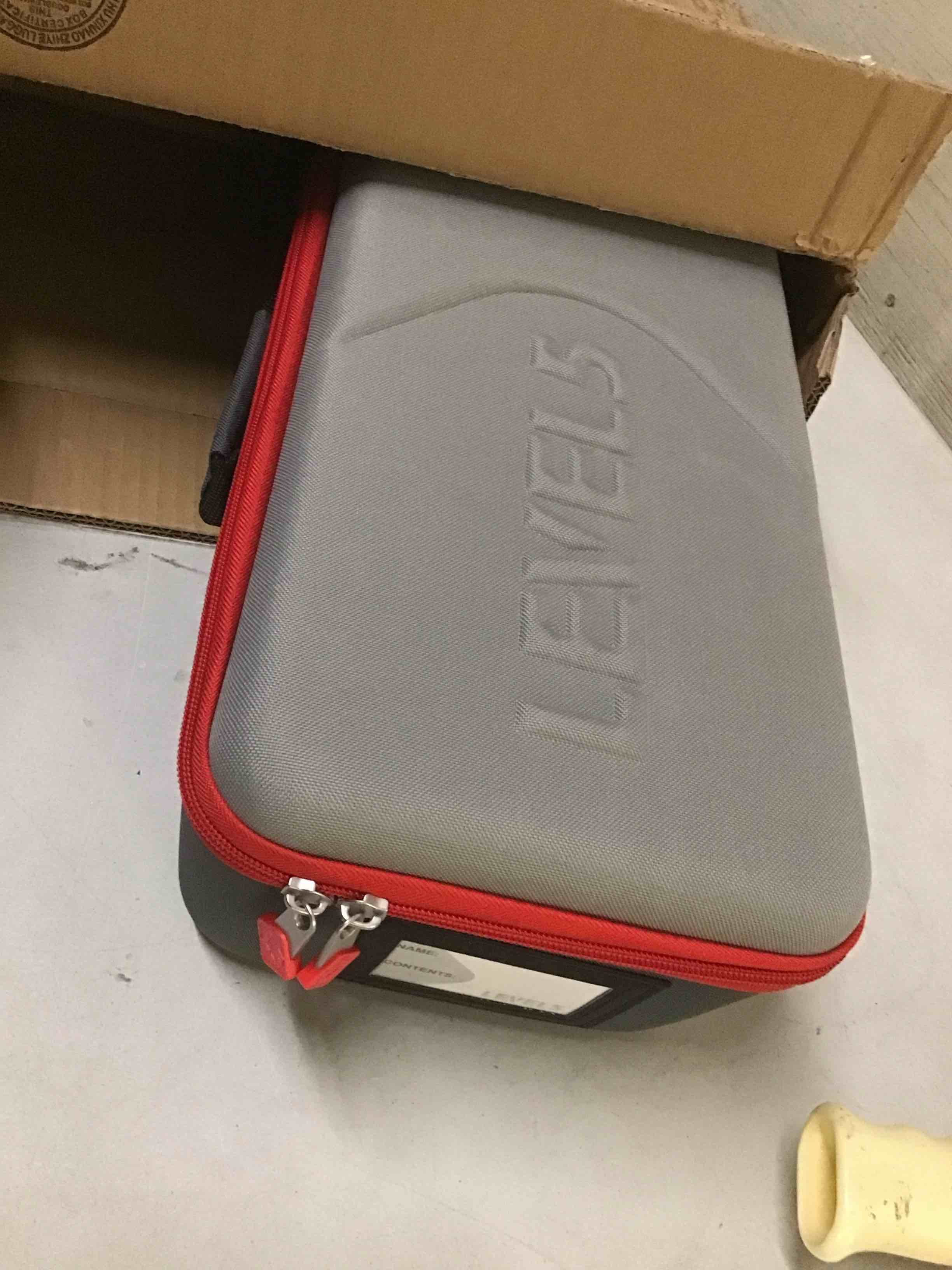 Condition photo showing Good Condition for 12" standard flat box storage case