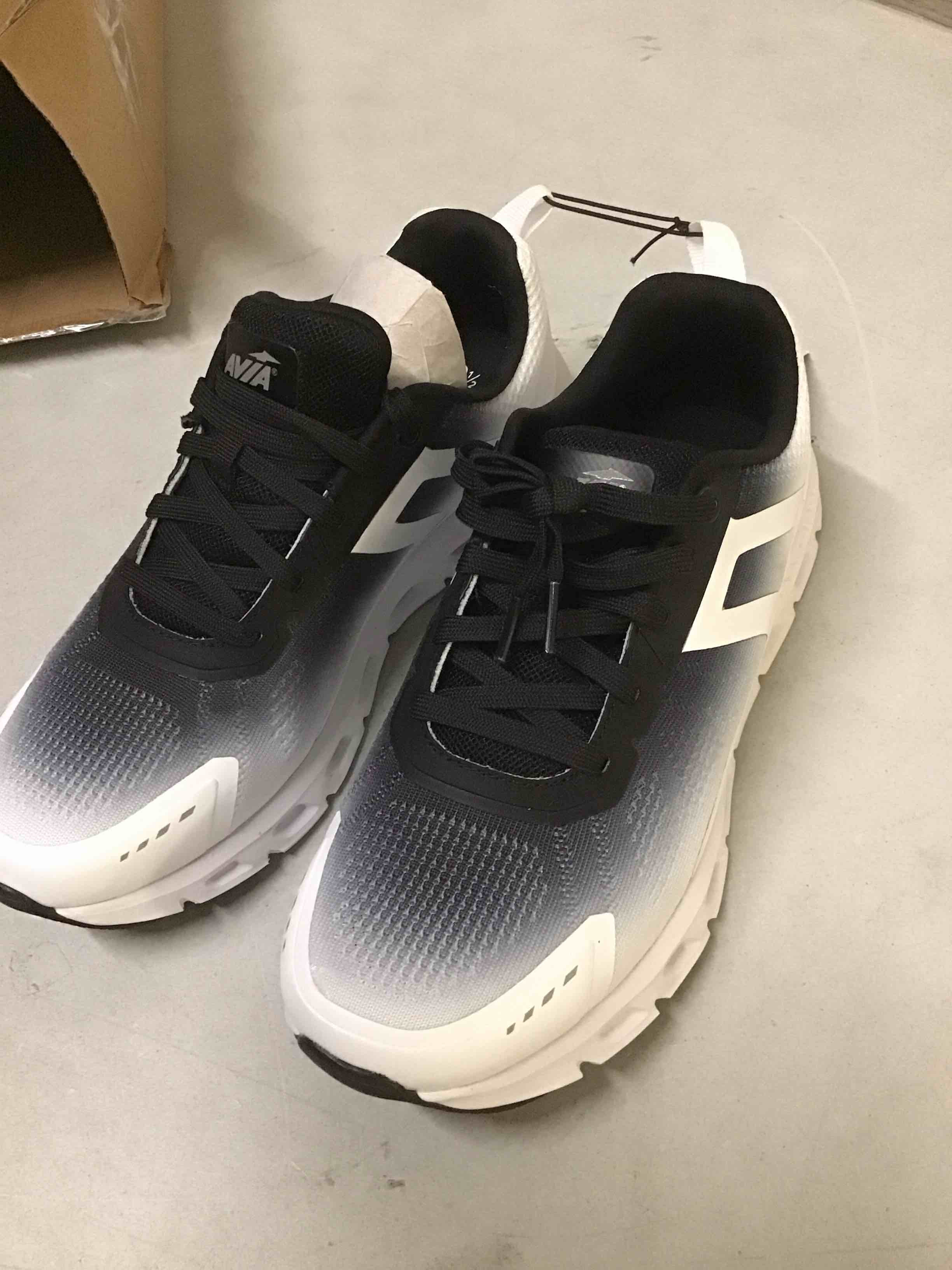 AVIA Ladies Running Shoes Size 9 1/2